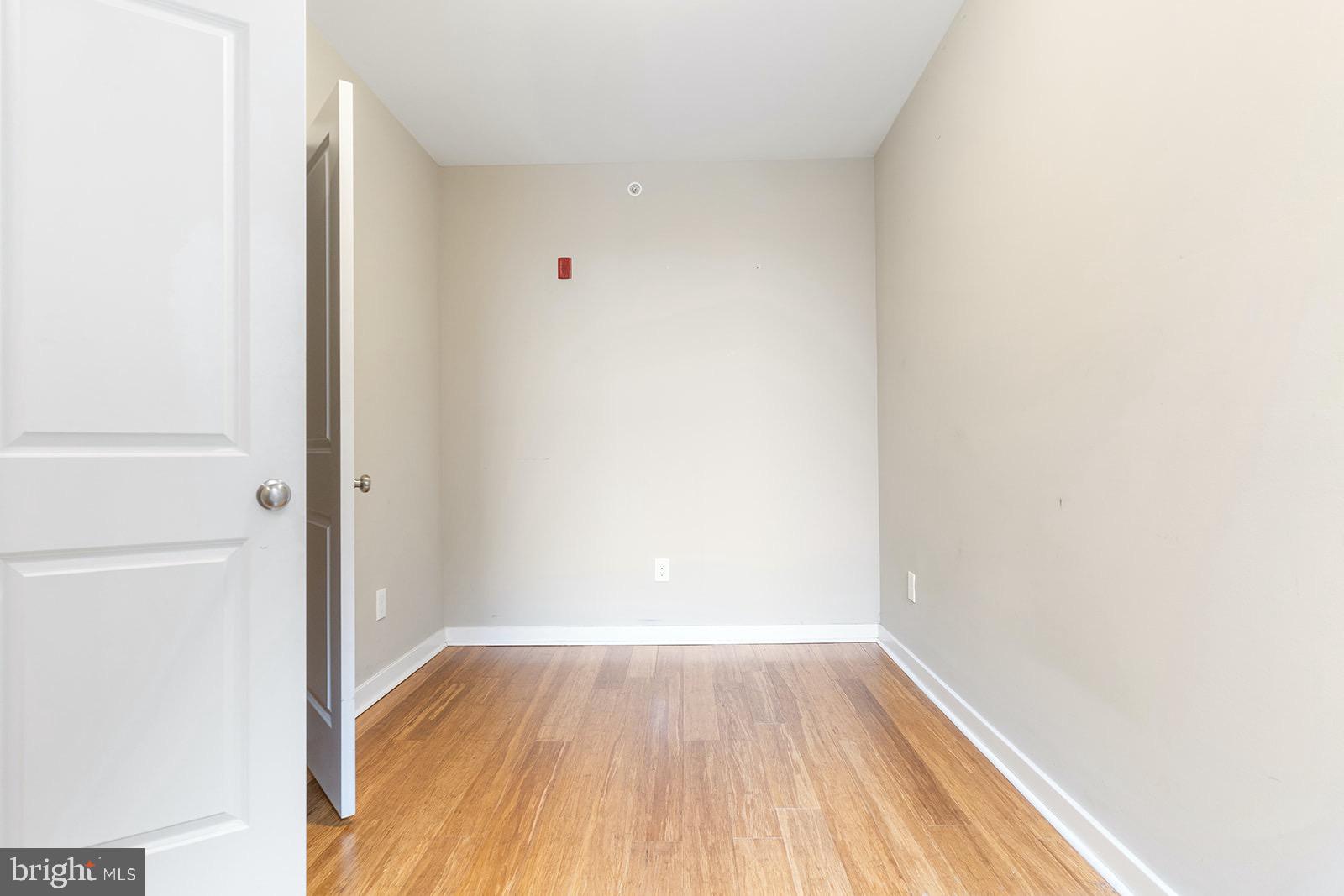 QUEEN VILLAGE - Residential Lease