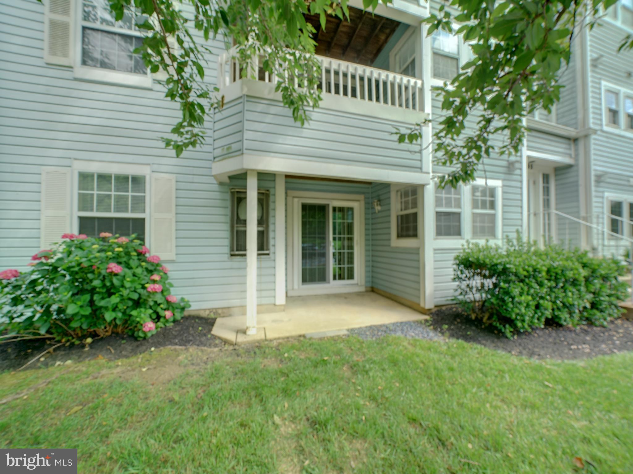 VILLAGE OF MONTGOMERY RUN - Residential Lease