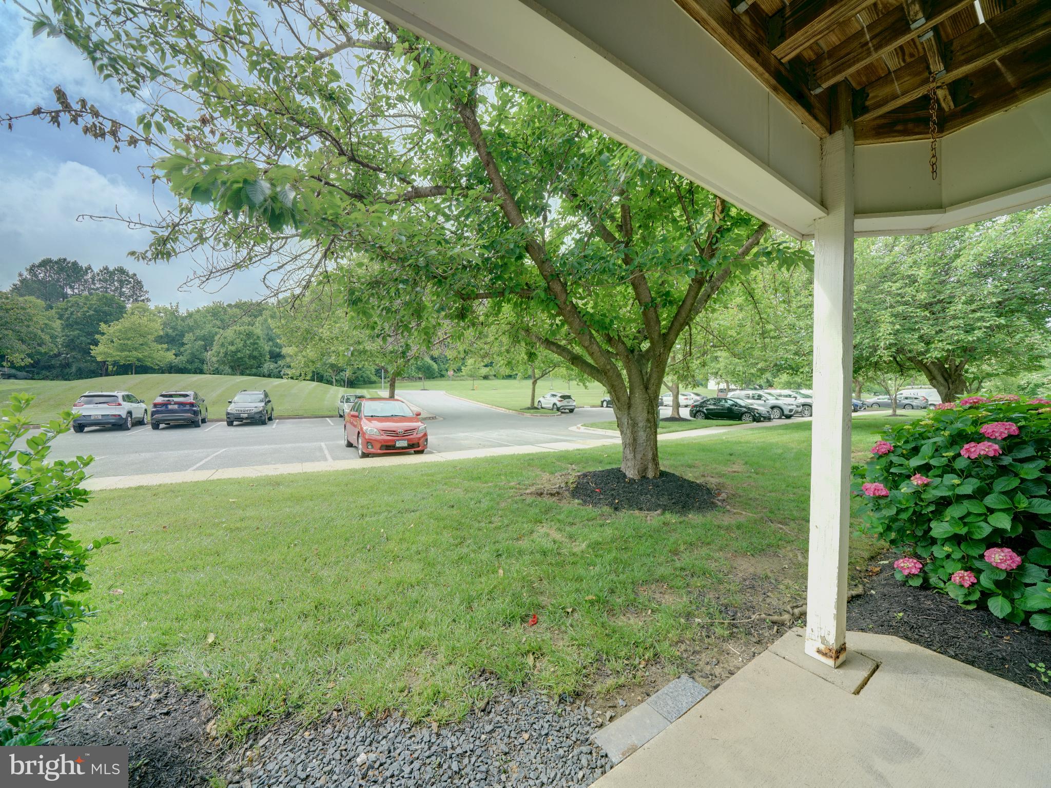 VILLAGE OF MONTGOMERY RUN - Residential Lease