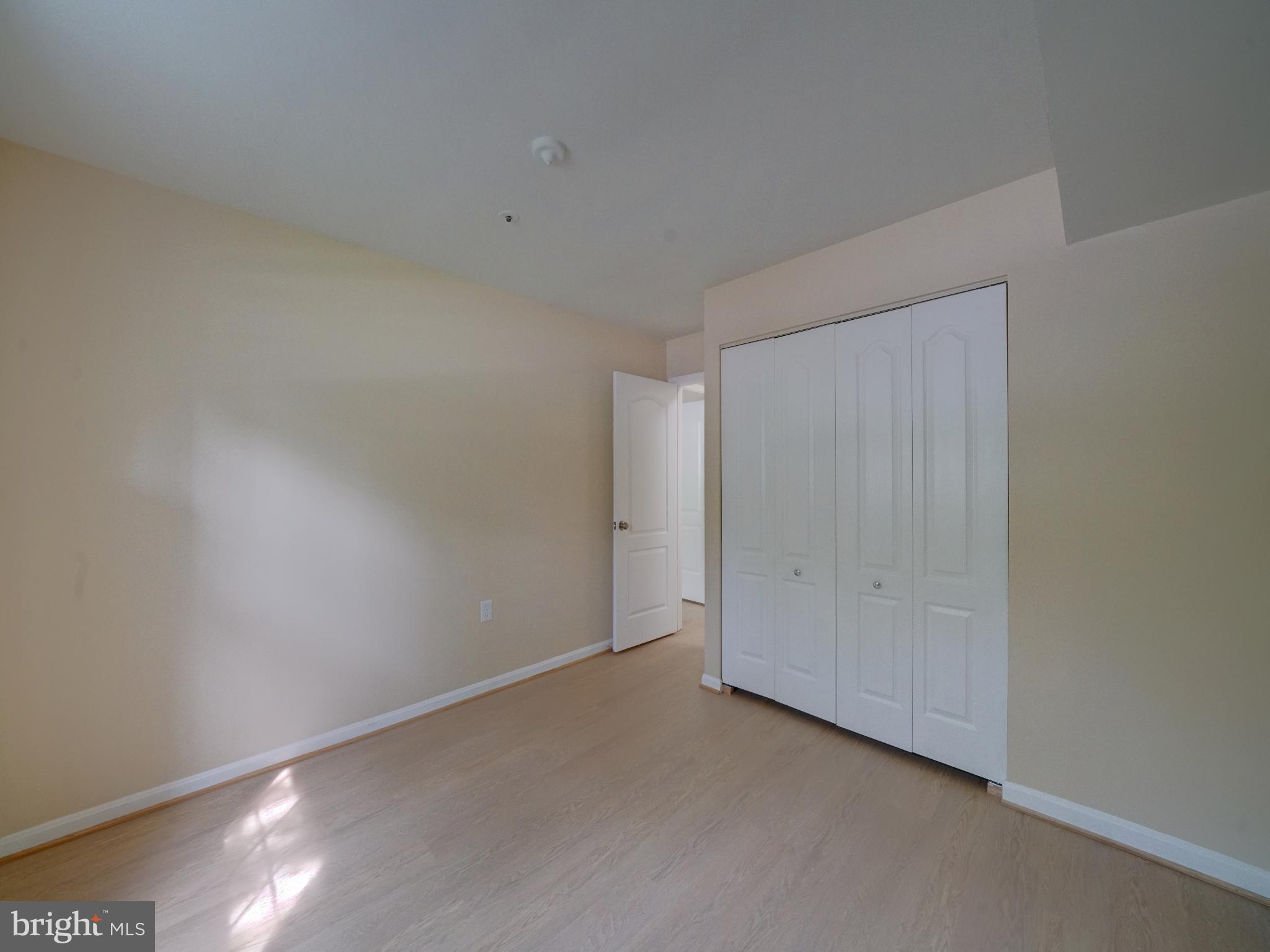 VILLAGE OF MONTGOMERY RUN - Residential Lease