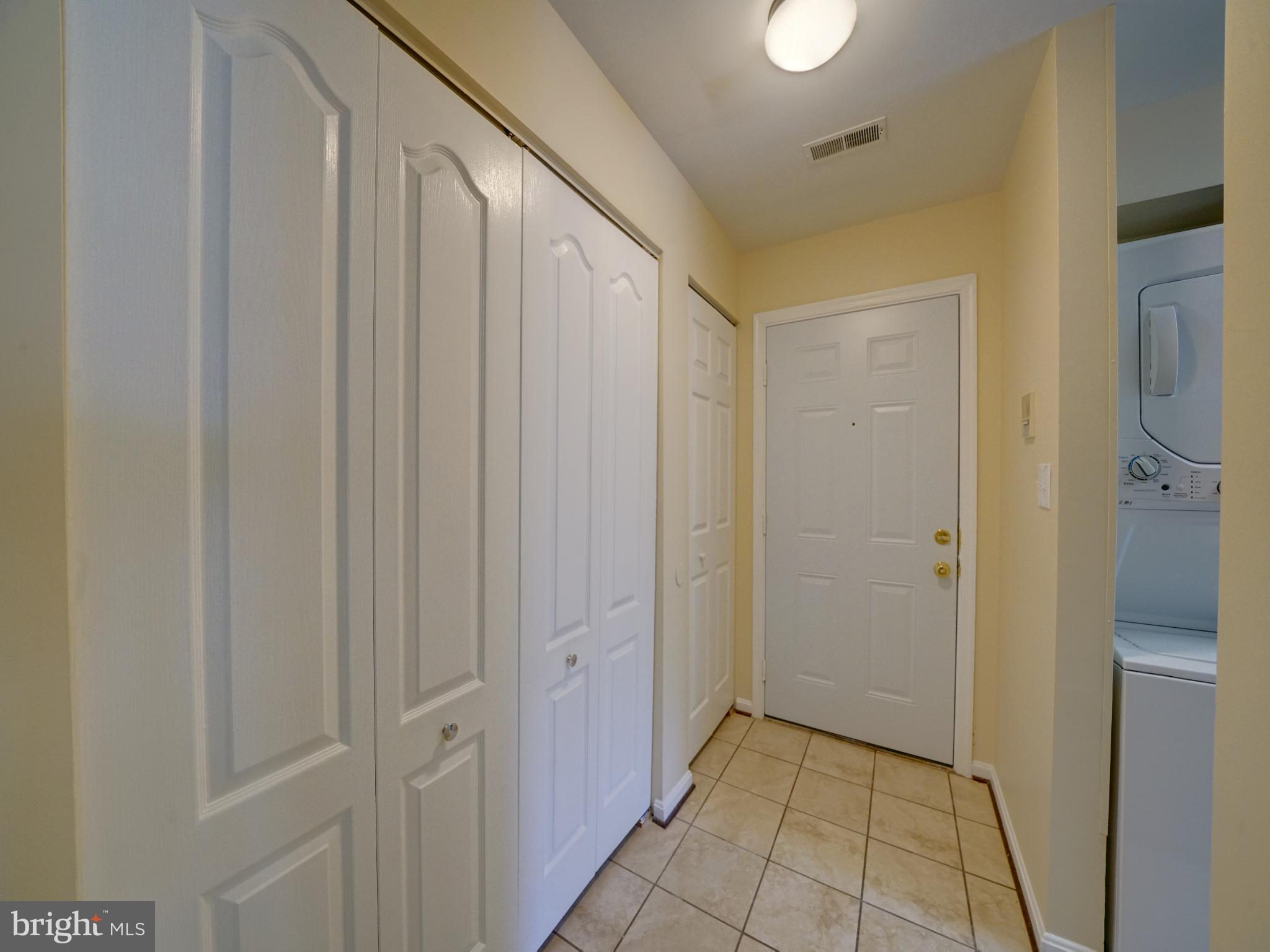 VILLAGE OF MONTGOMERY RUN - Residential Lease