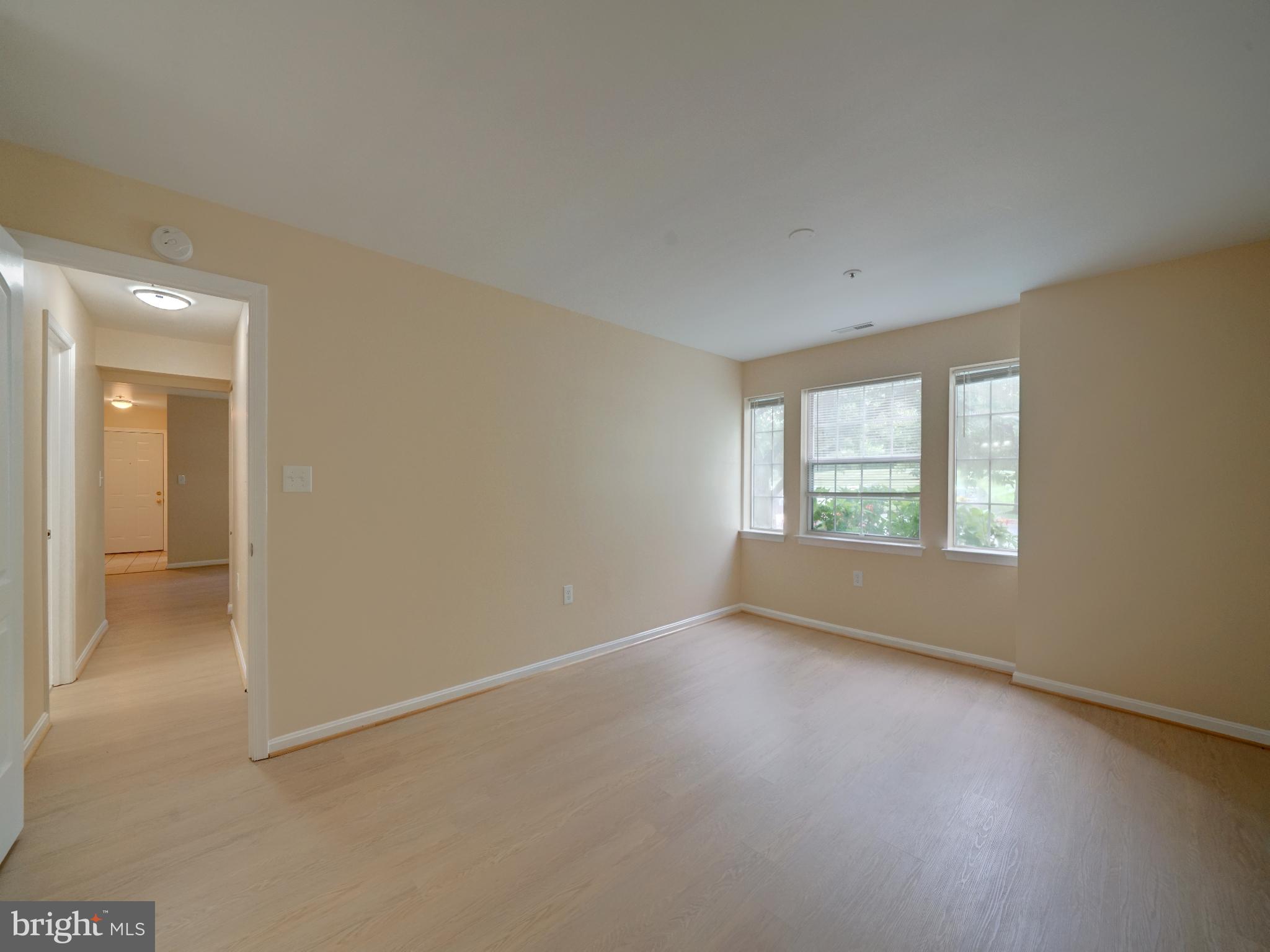 VILLAGE OF MONTGOMERY RUN - Residential Lease