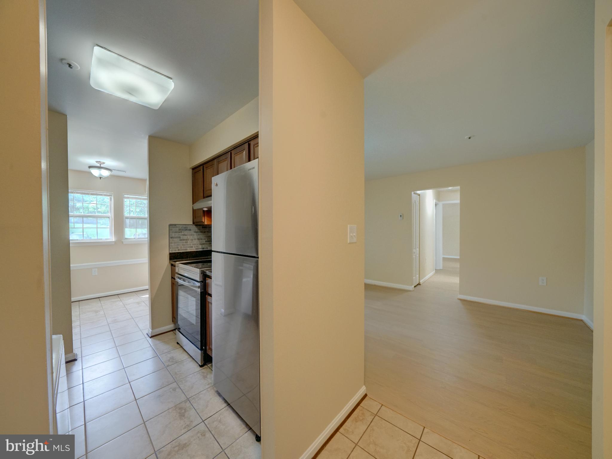 VILLAGE OF MONTGOMERY RUN - Residential Lease