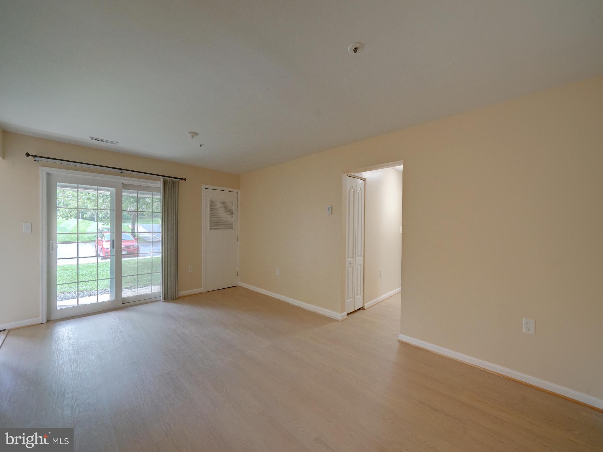 VILLAGE OF MONTGOMERY RUN - Residential Lease