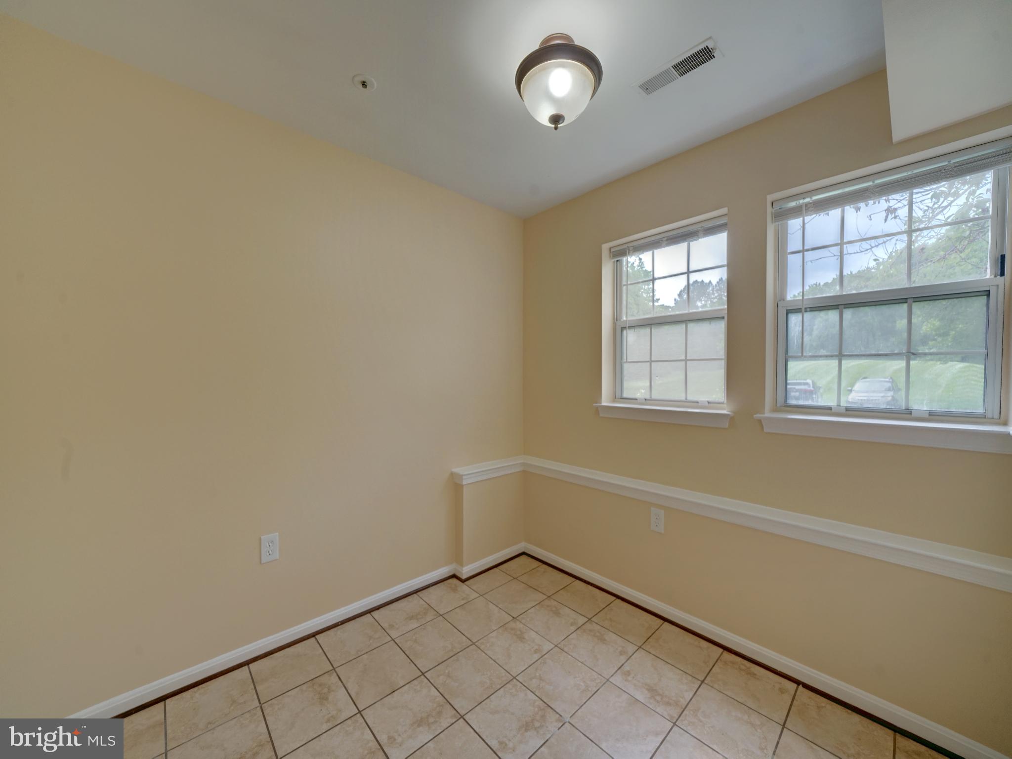 VILLAGE OF MONTGOMERY RUN - Residential Lease