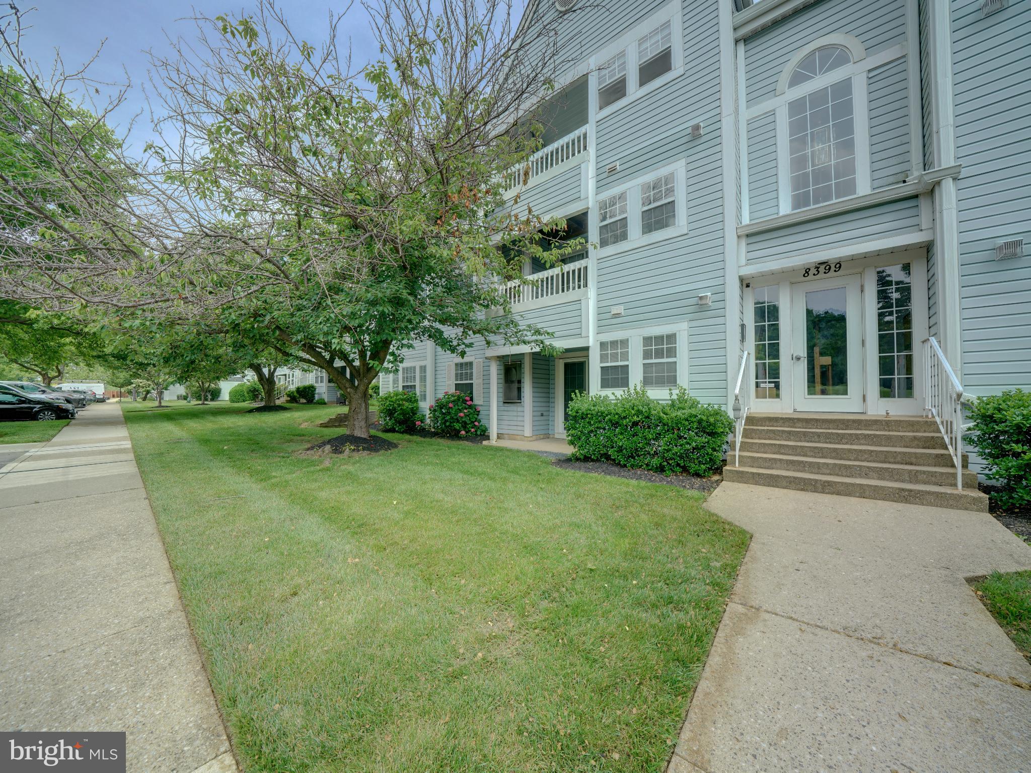 VILLAGE OF MONTGOMERY RUN - Residential Lease