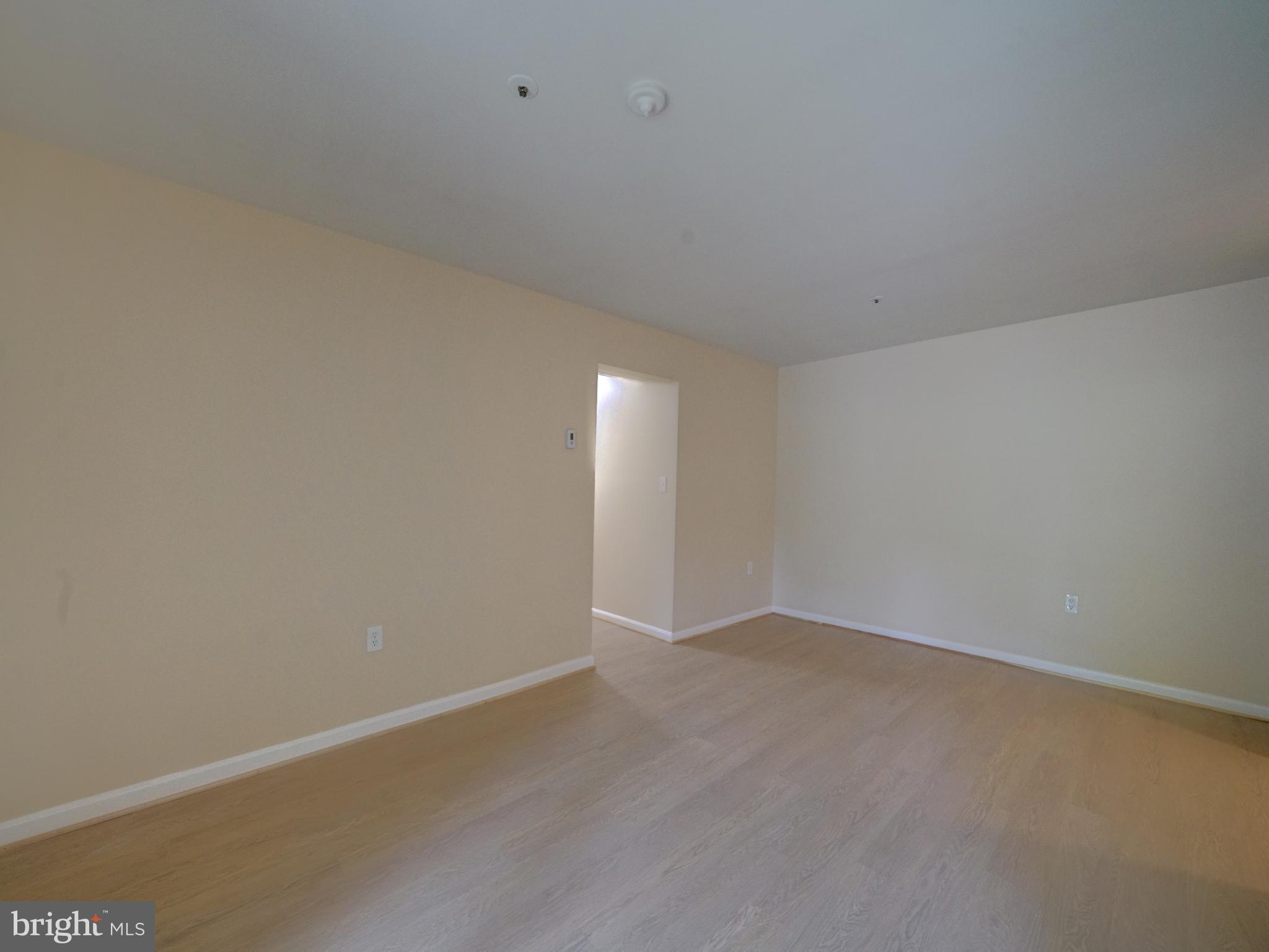 VILLAGE OF MONTGOMERY RUN - Residential Lease