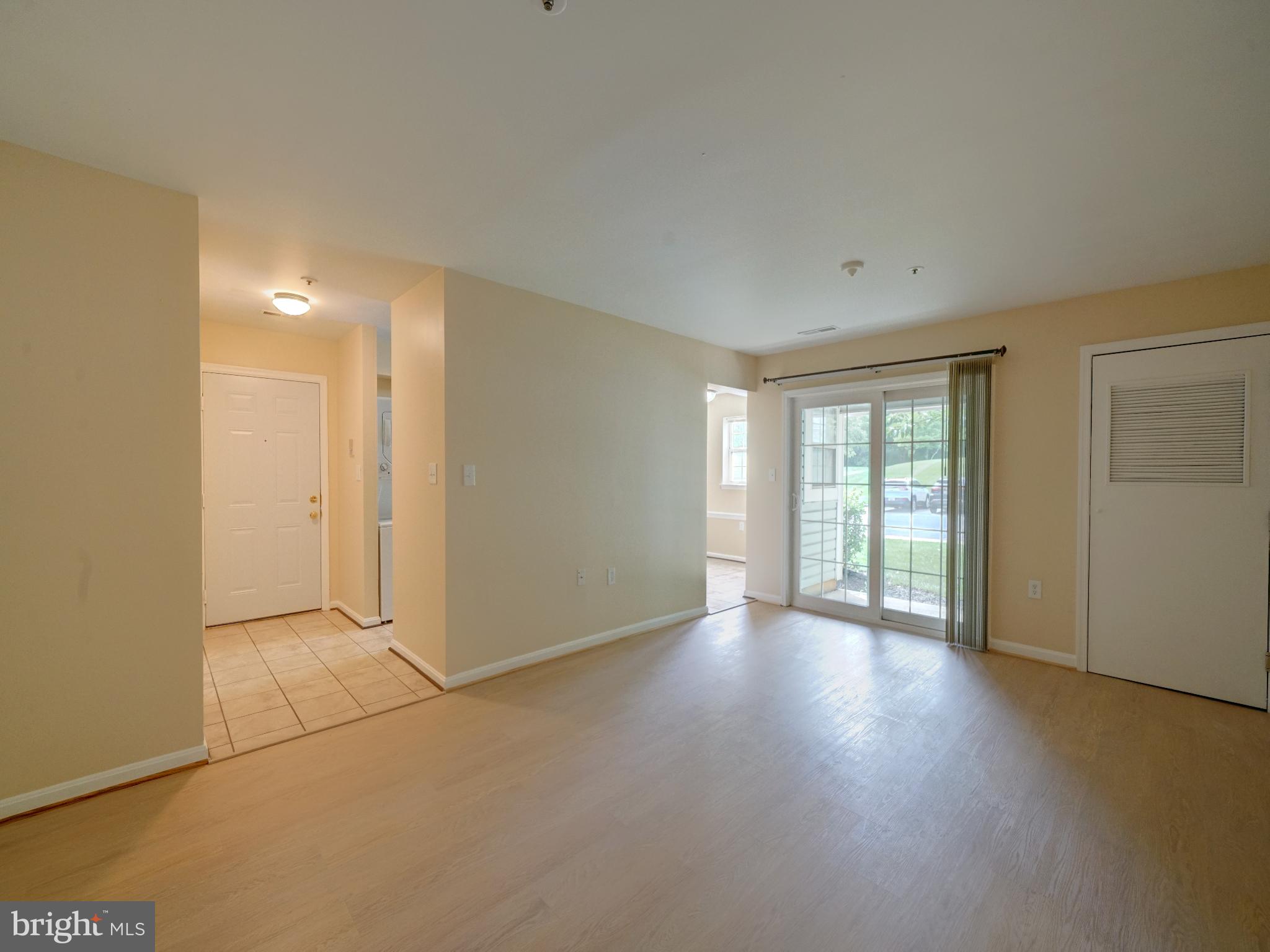 VILLAGE OF MONTGOMERY RUN - Residential Lease