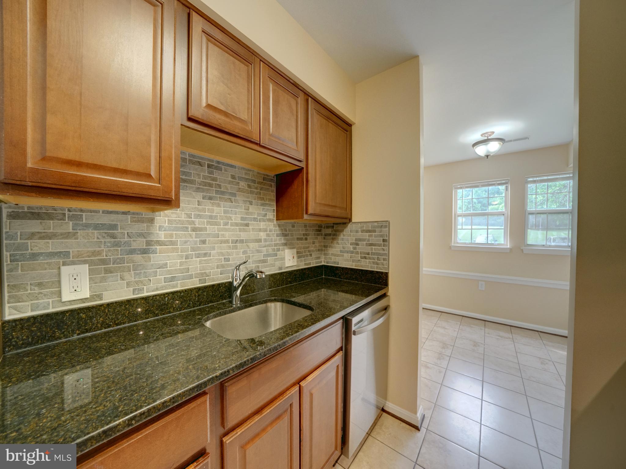 VILLAGE OF MONTGOMERY RUN - Residential Lease