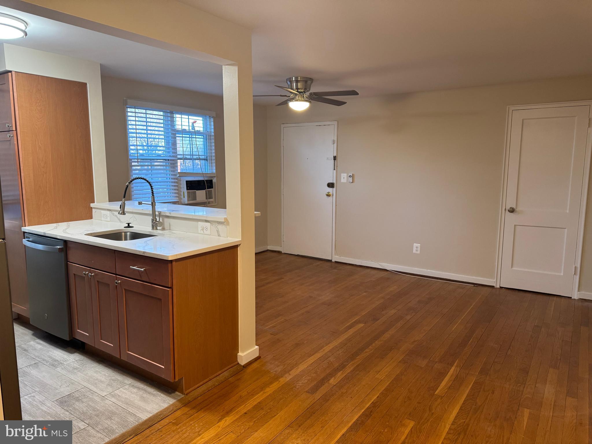 133 S COURTHOUSE ROAD 7