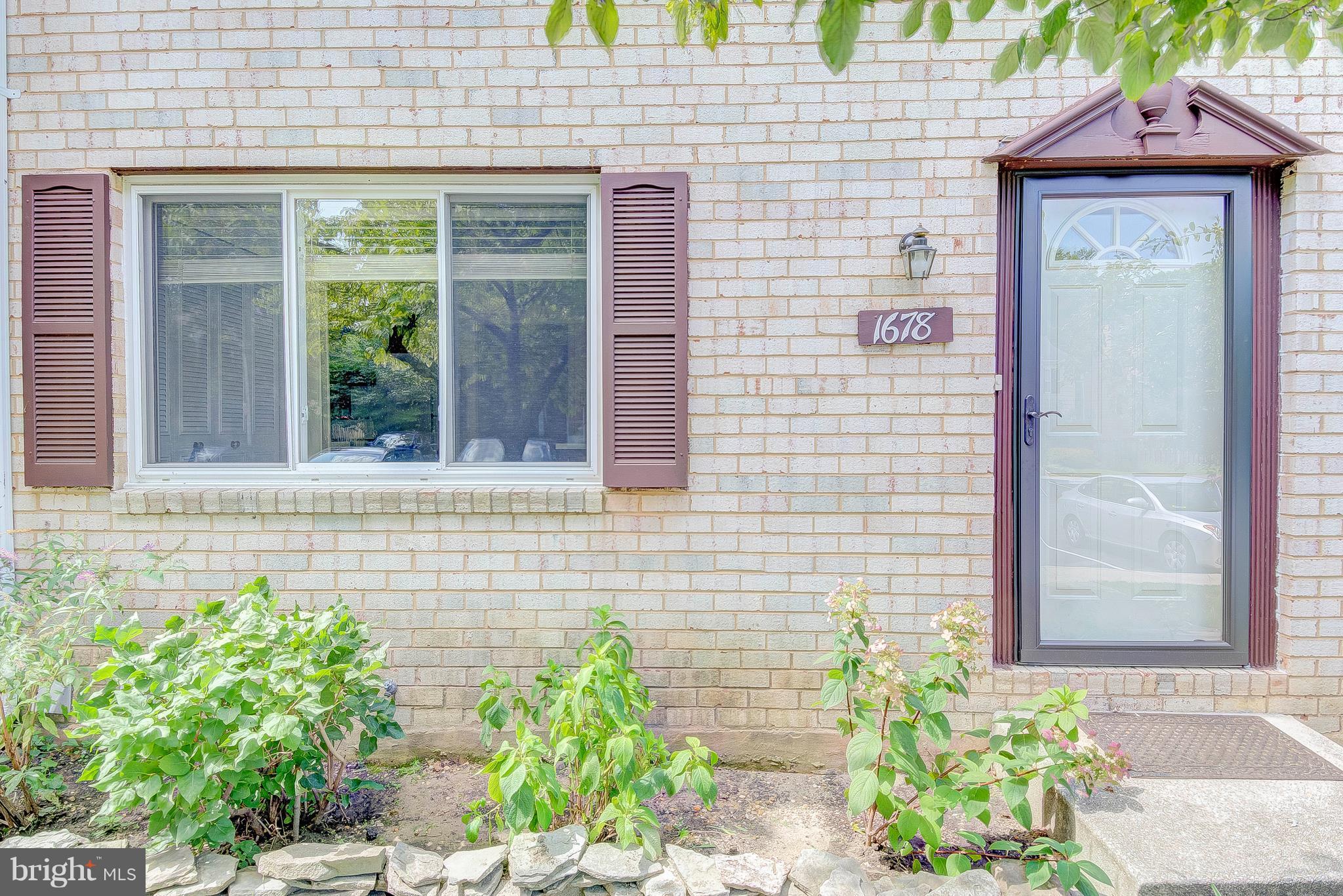 CROFTON MEADOWS - Residential