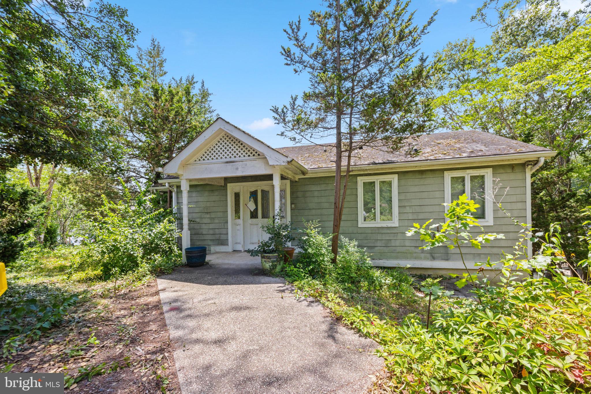 353 SOUTH DRIVE