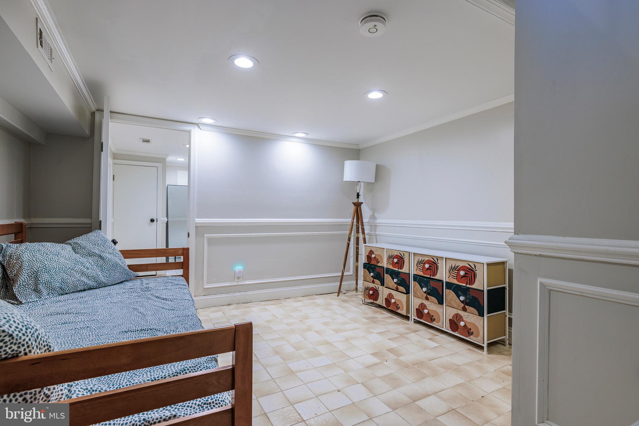 BALTIMORE HIGHLANDS - Residential