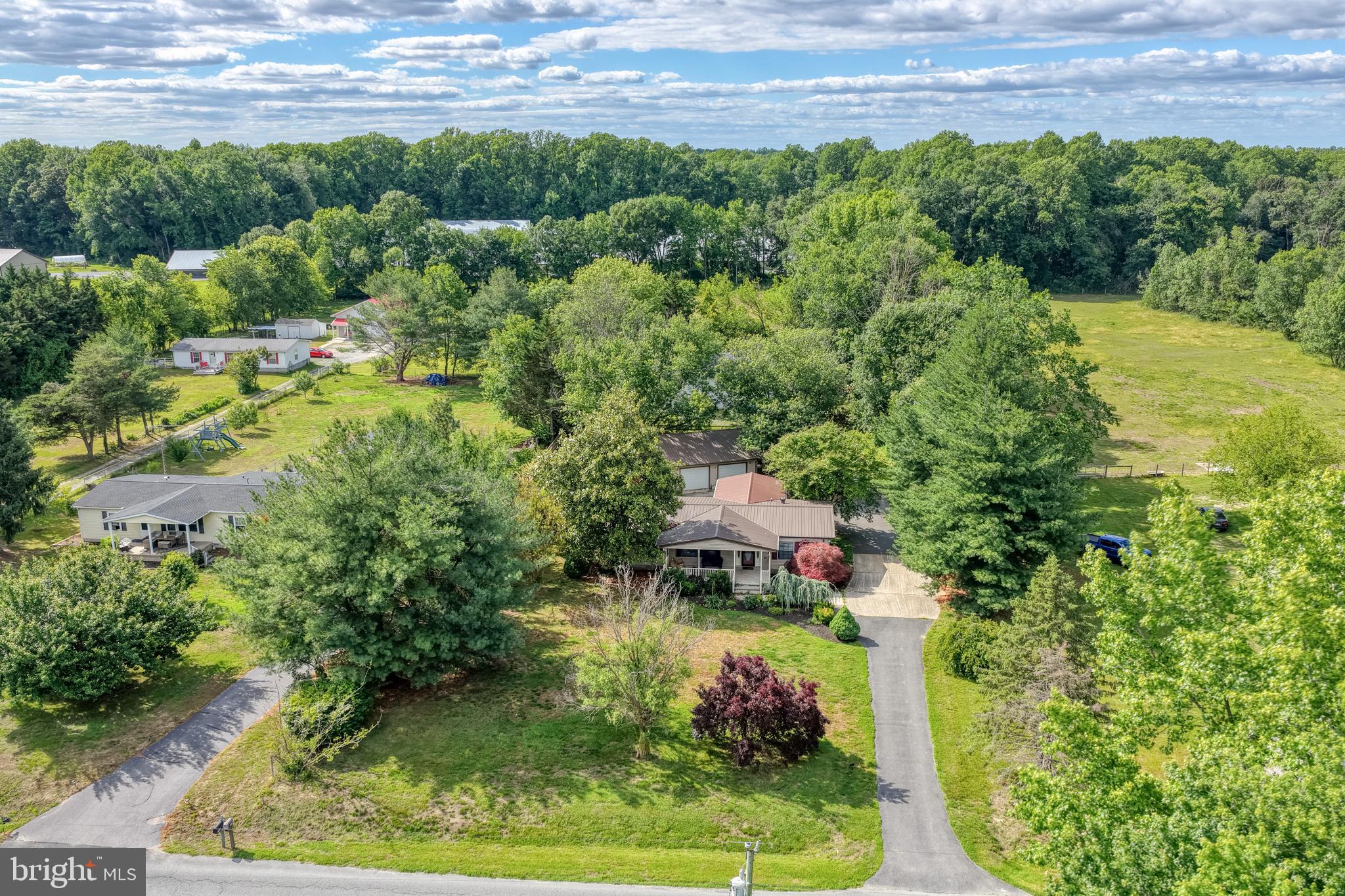 1077 DINAHS CORNER ROAD