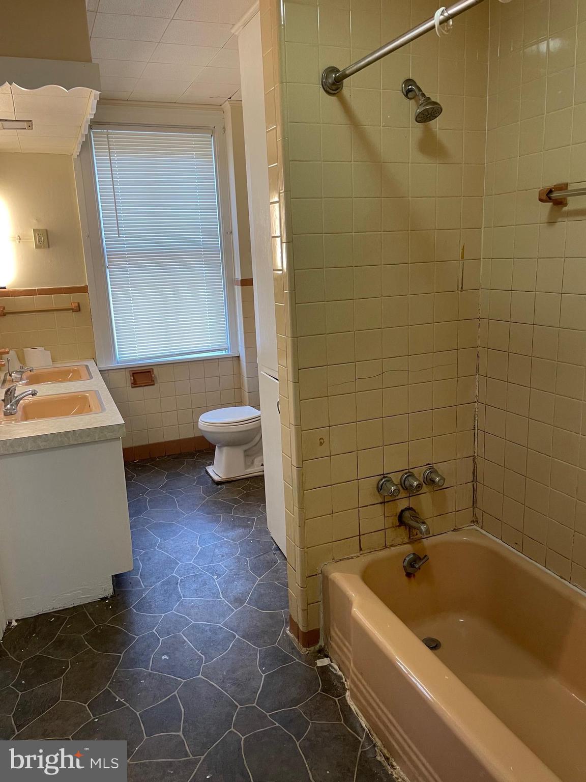 CABBAGE HILL - Residential