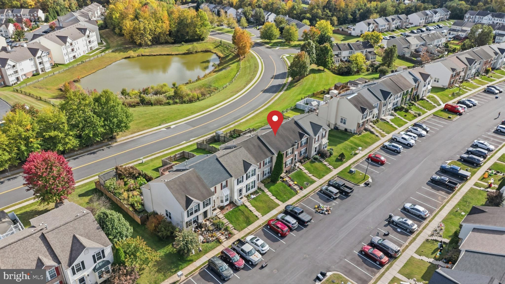 565 MACINTOSH CIRCLE