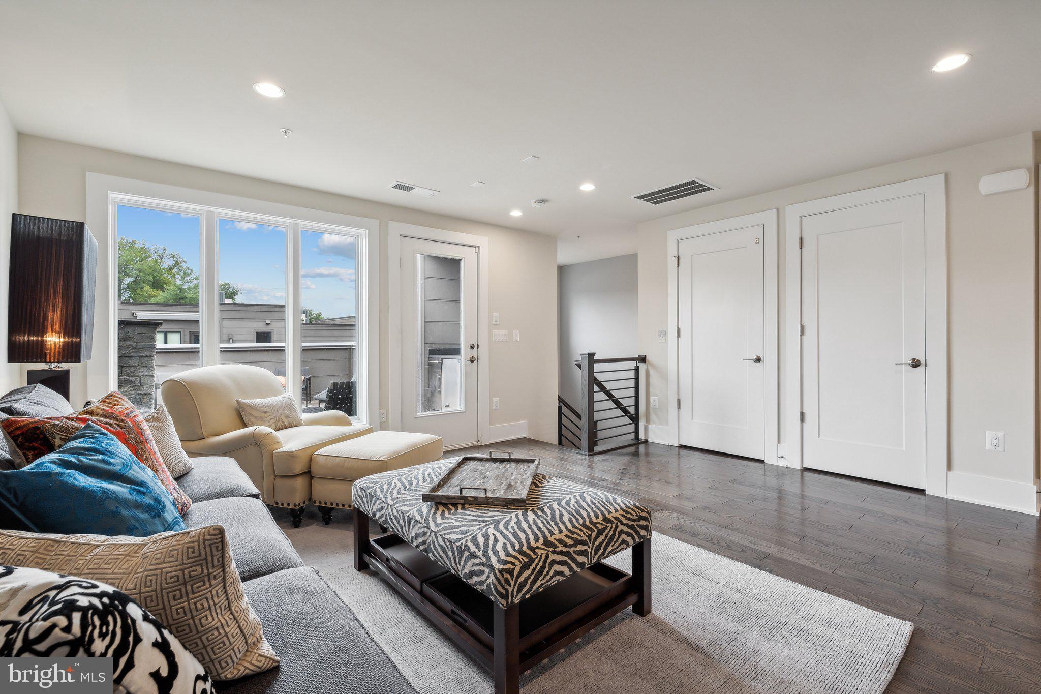 CHEVY CHASE - Residential