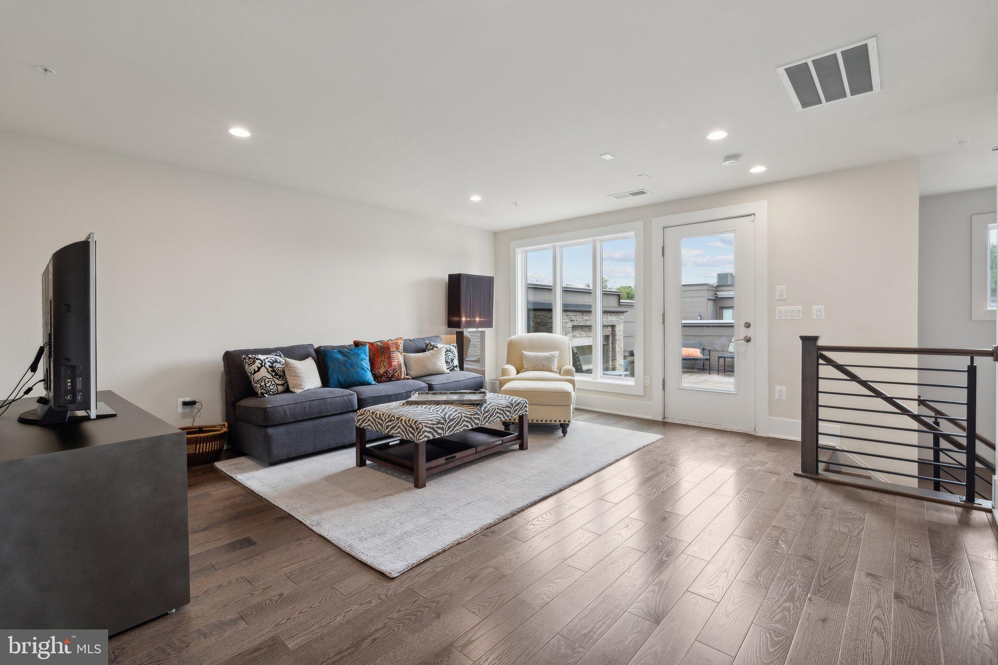 CHEVY CHASE - Residential