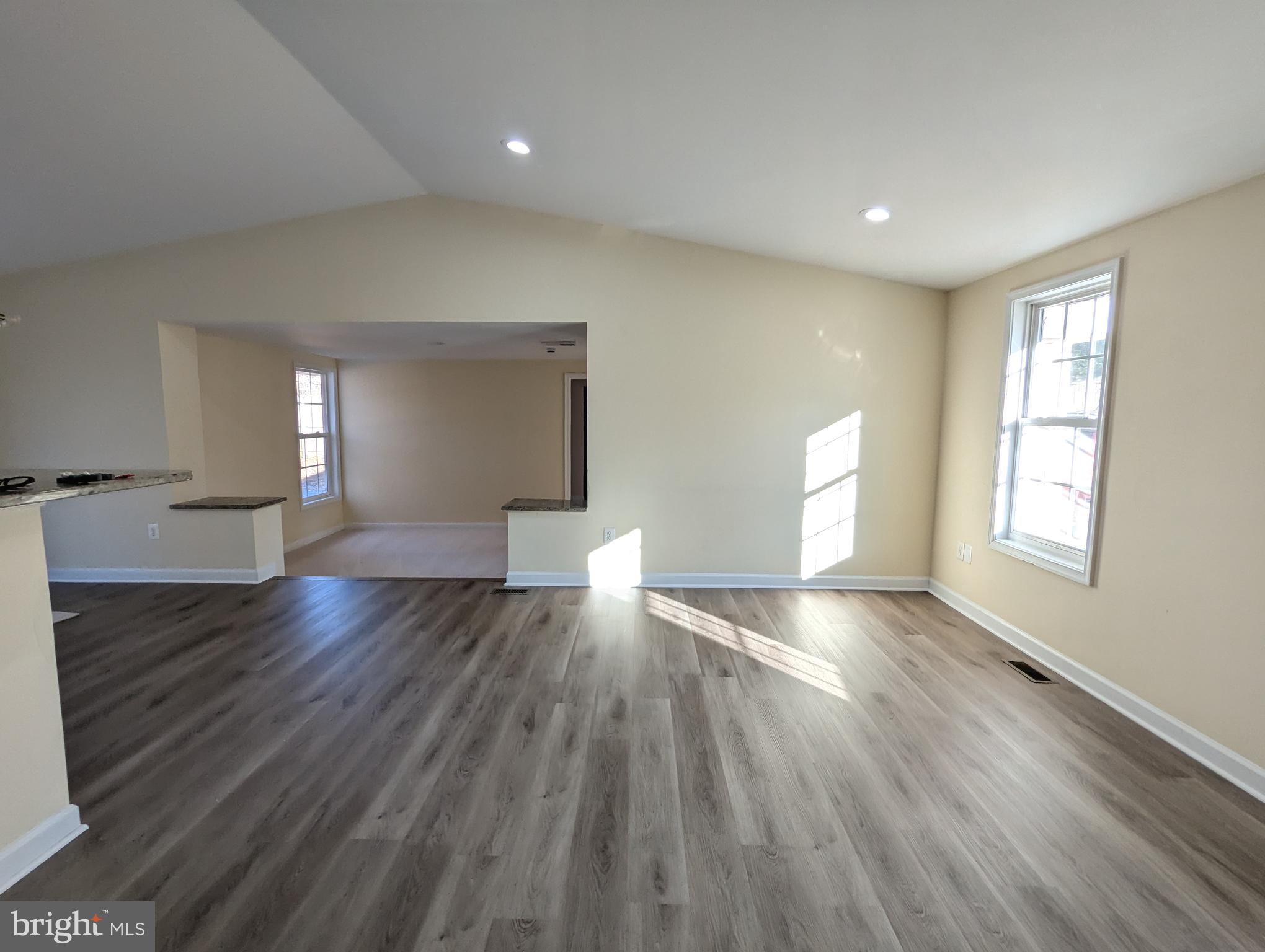 WALTON - Residential