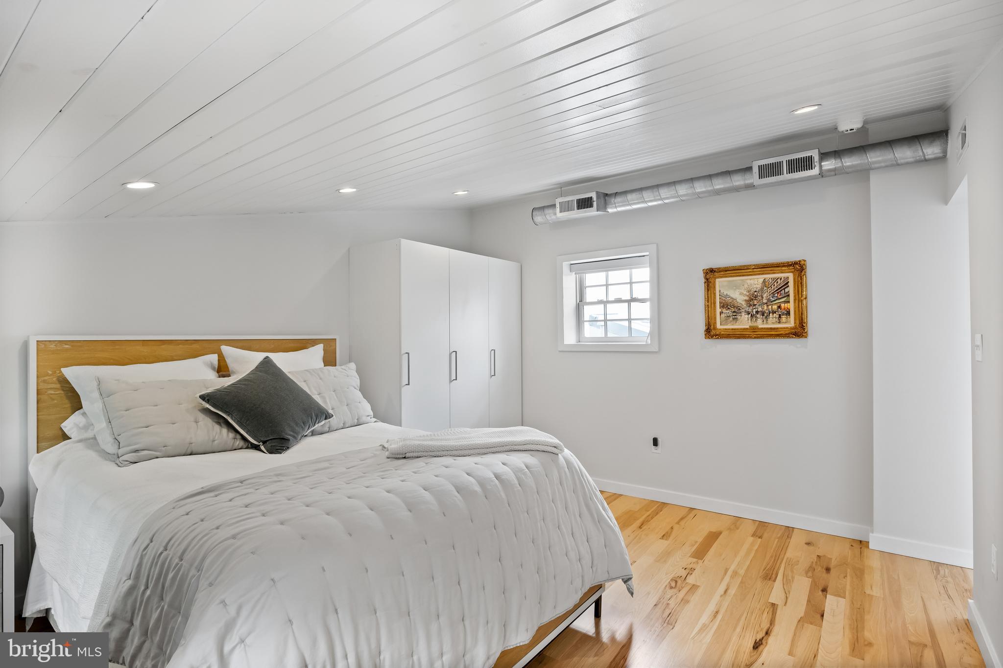 WASHINGTON SQ WEST - Residential