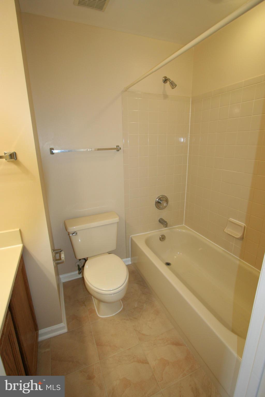 POTOMAC LAKES - Residential Lease