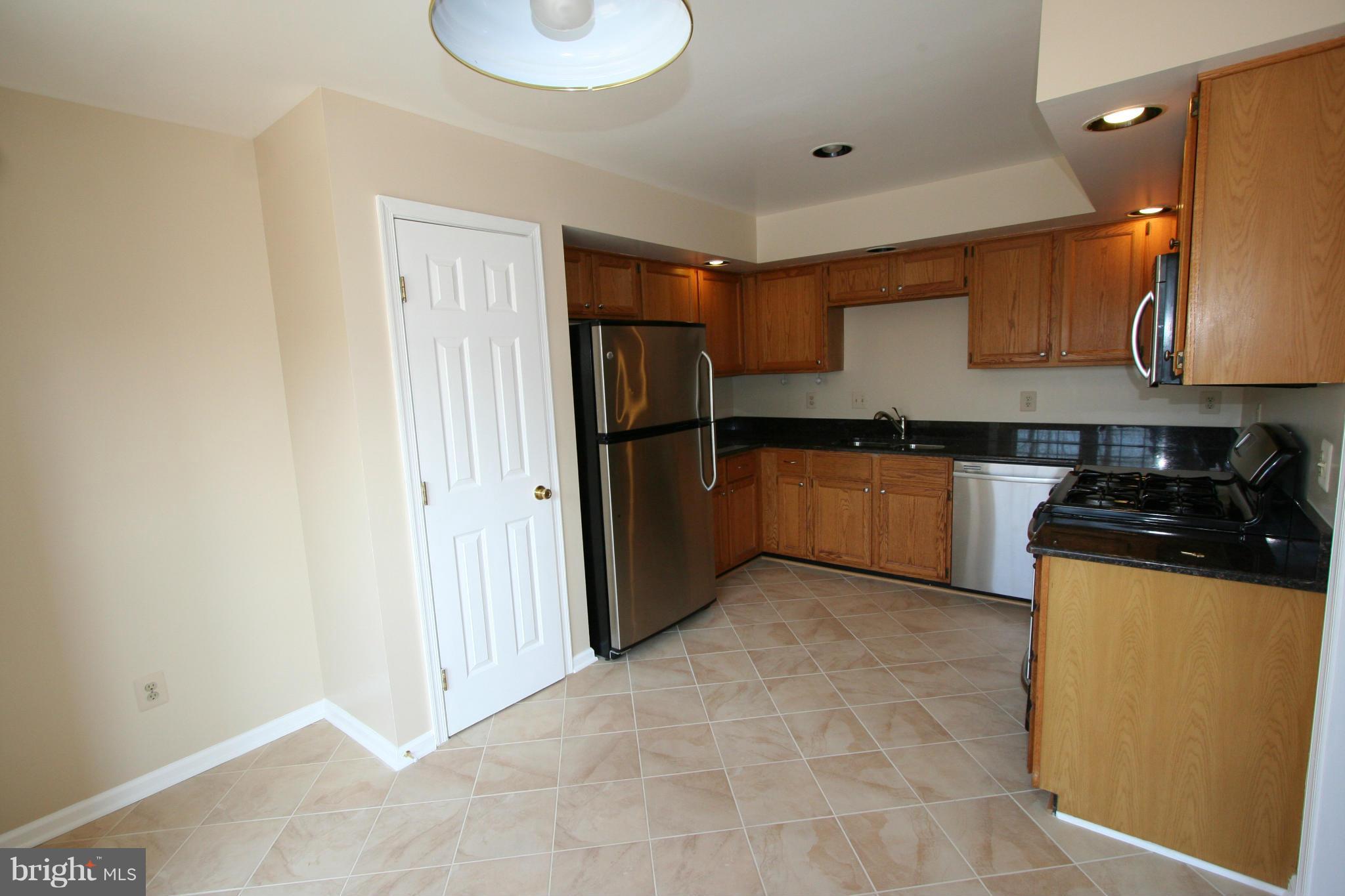 POTOMAC LAKES - Residential Lease