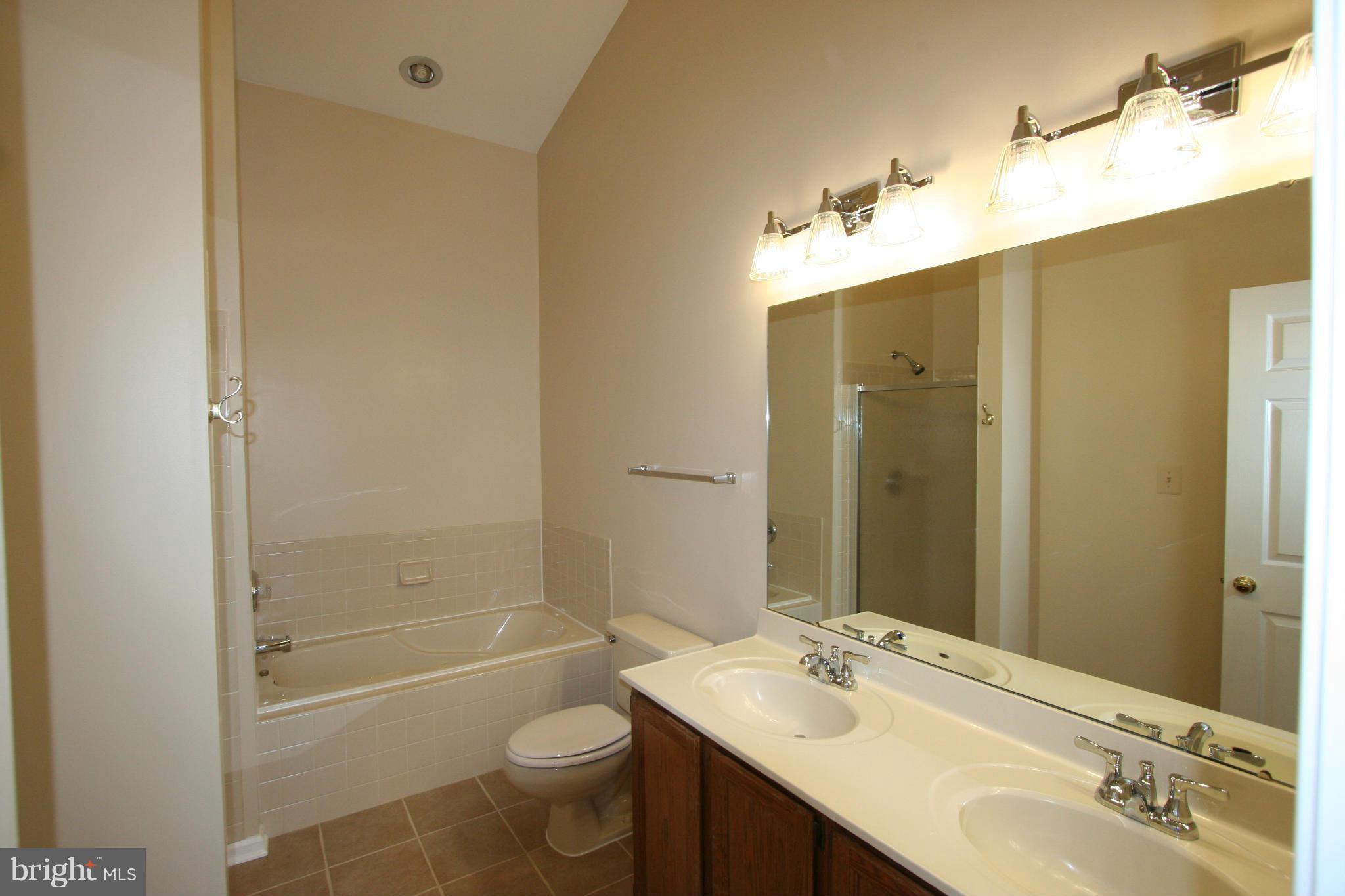 POTOMAC LAKES - Residential Lease