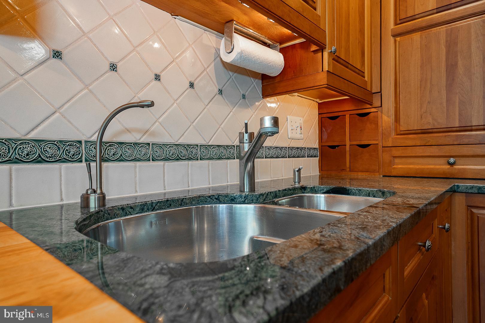 RAVENSCLIFF - Residential