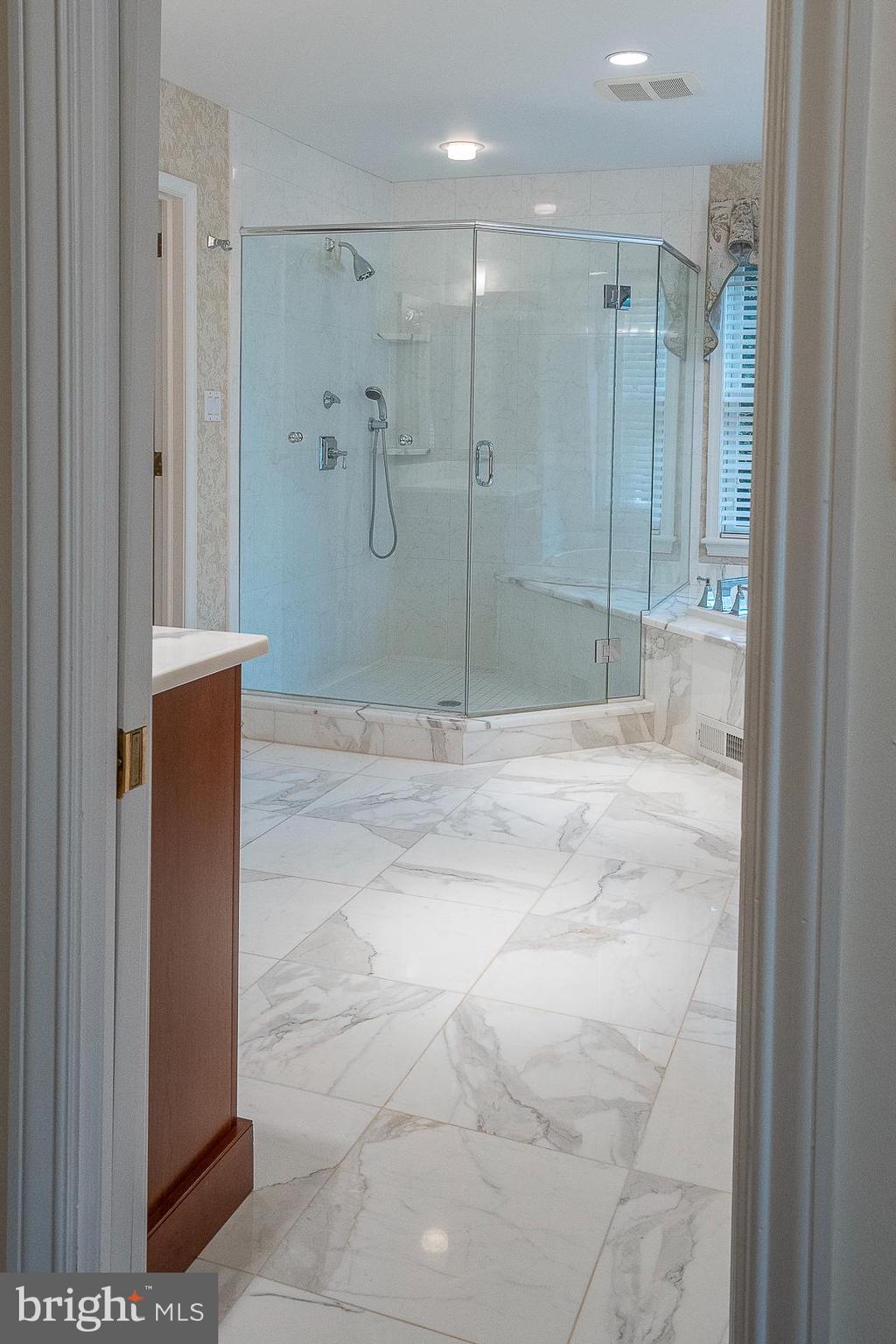 RAVENSCLIFF - Residential