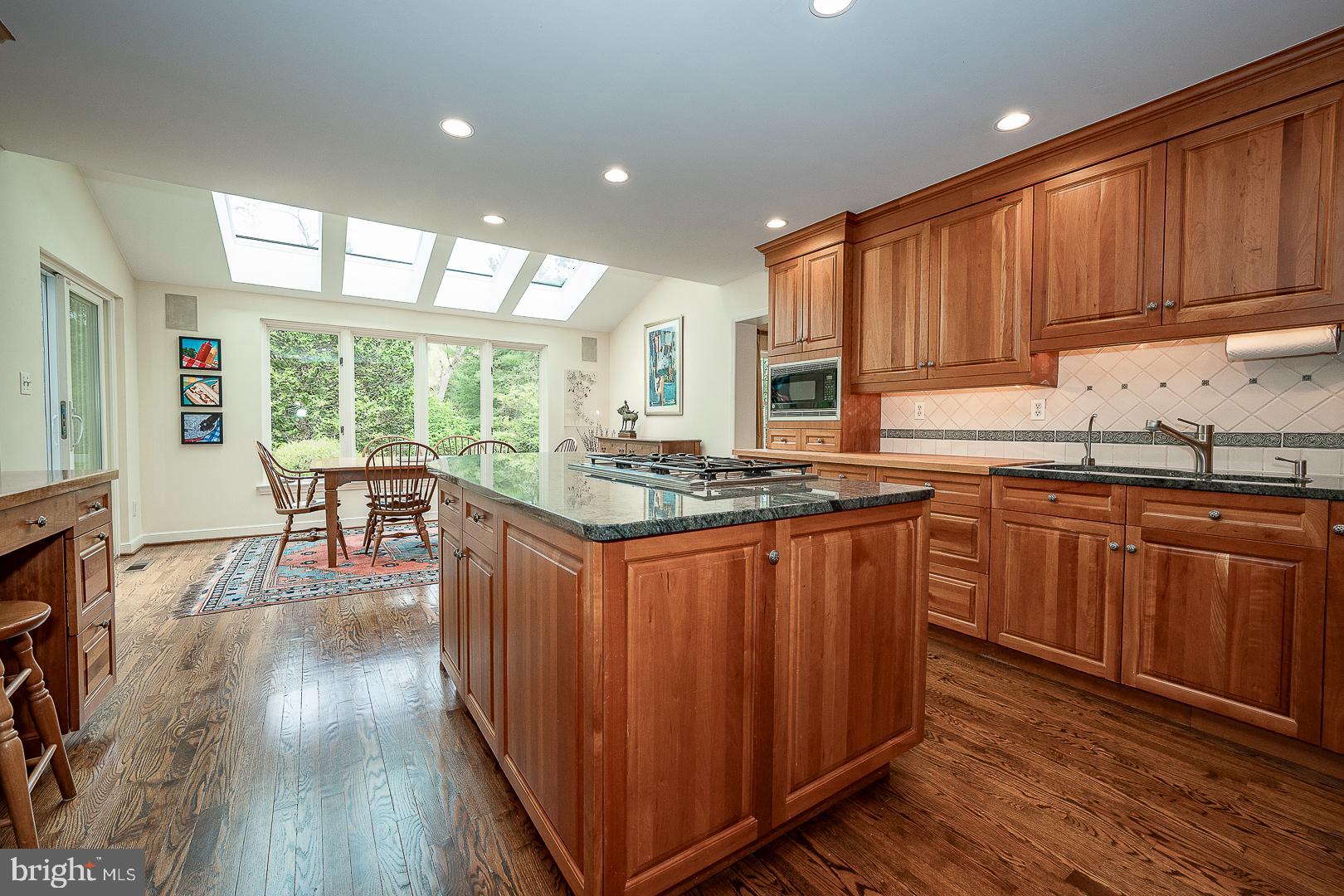 RAVENSCLIFF - Residential