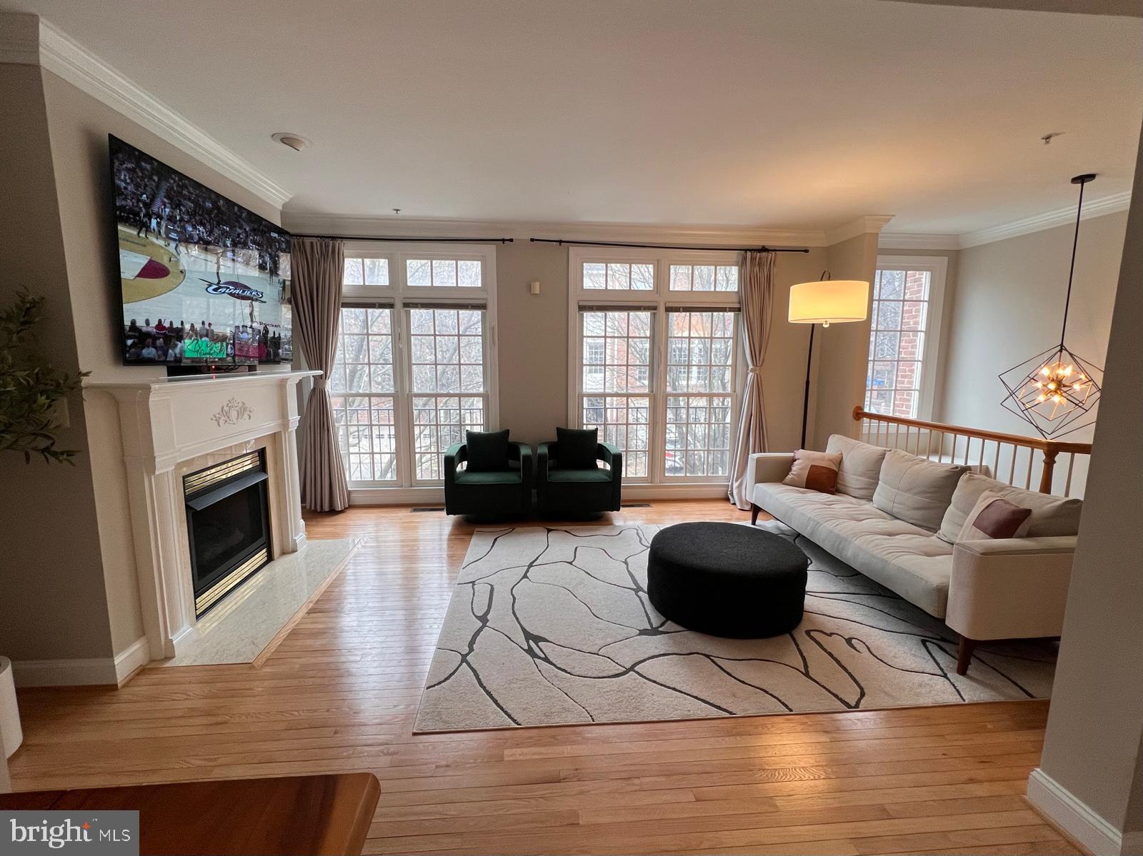 7443 CARRIAGE HILLS DRIVE