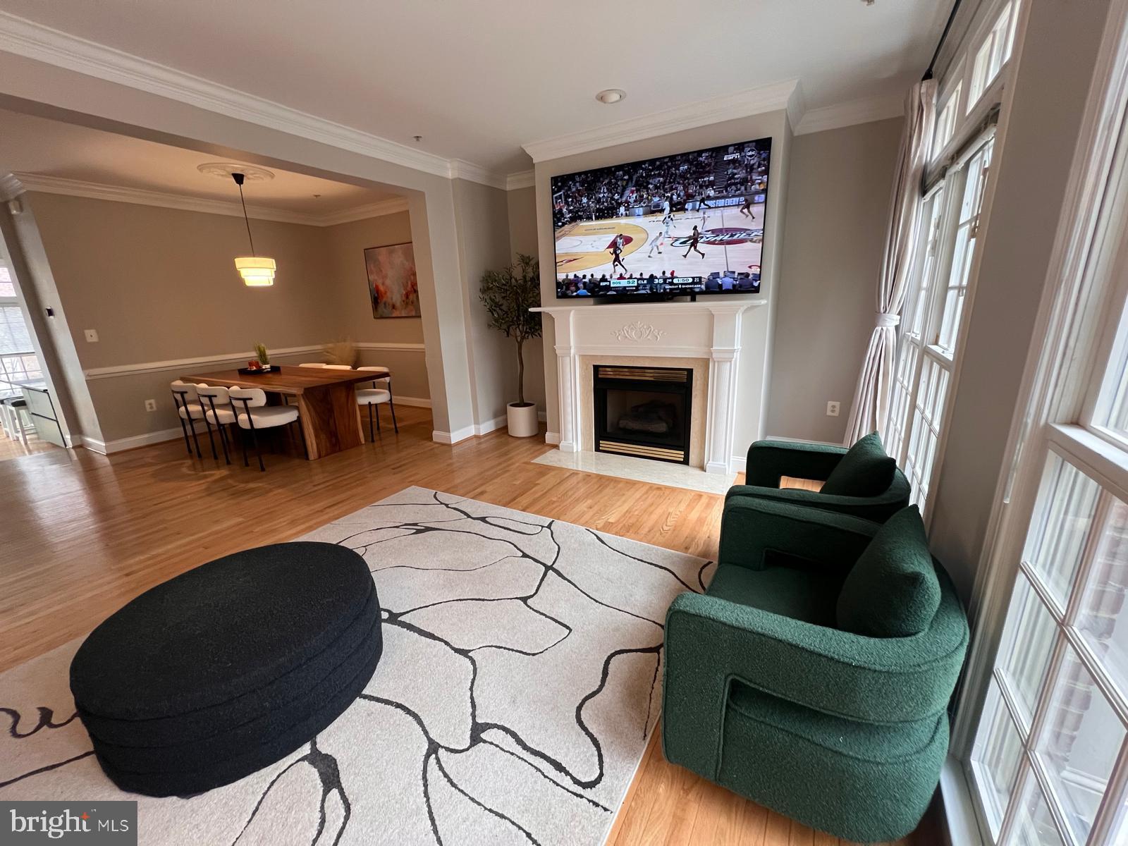 7443 CARRIAGE HILLS DRIVE