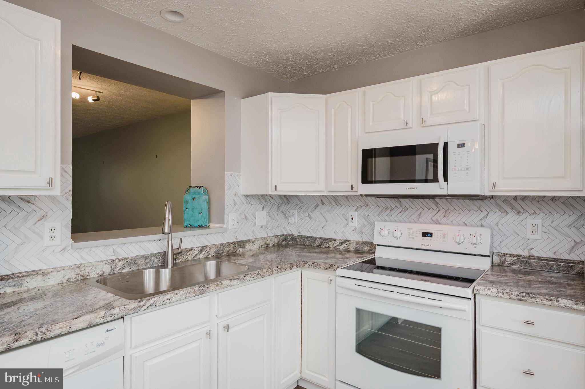 VILLAGE OF LONG REACH - Residential