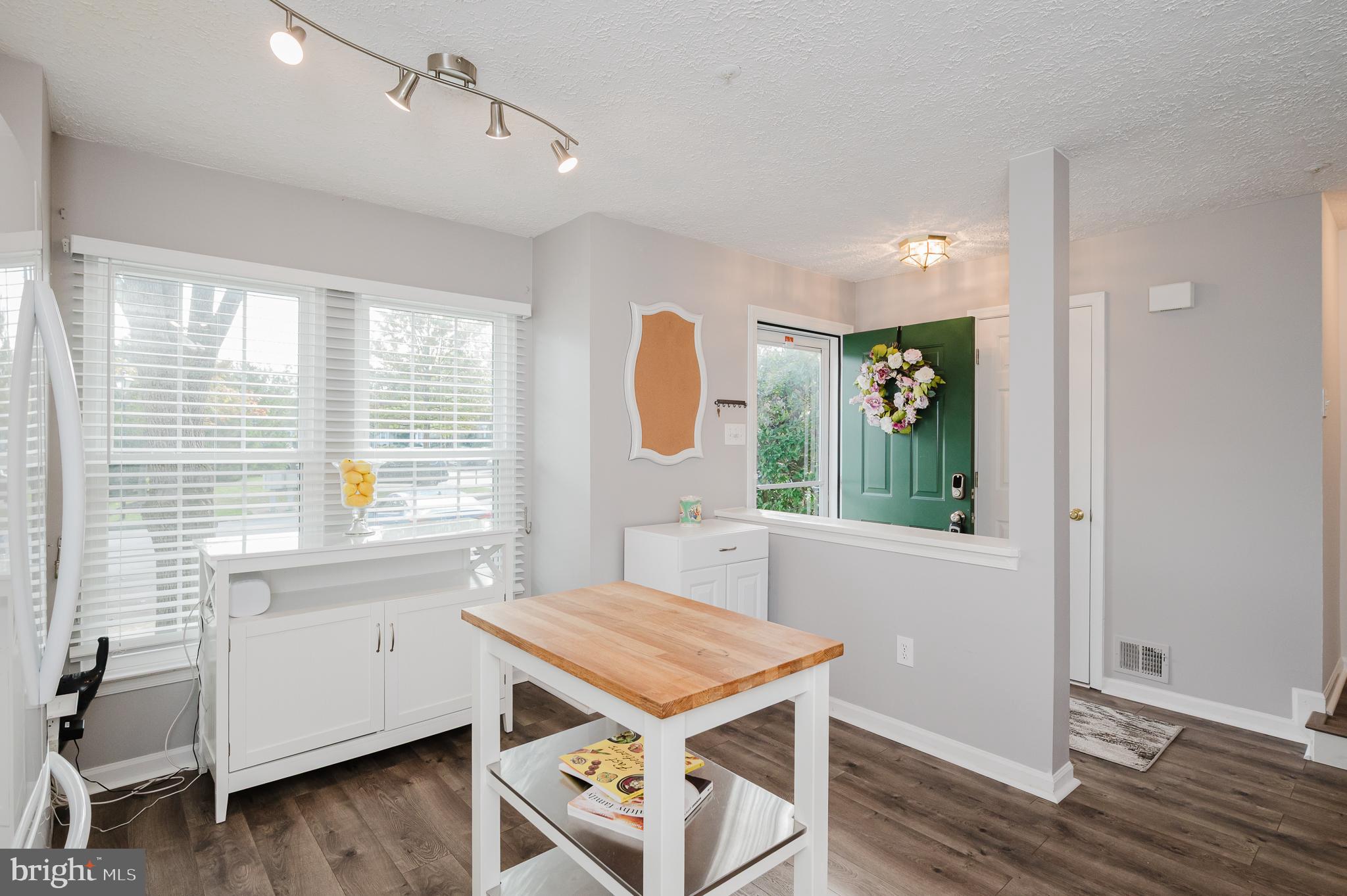 VILLAGE OF LONG REACH - Residential