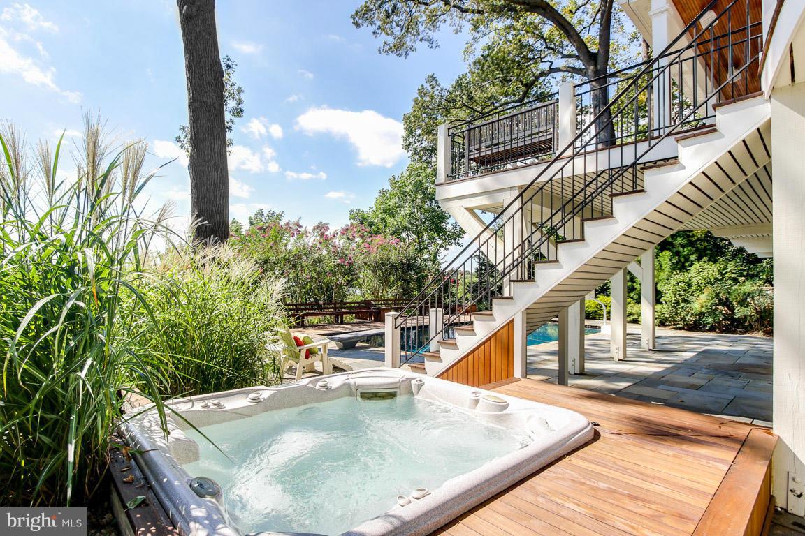 ROUND BAY - Residential