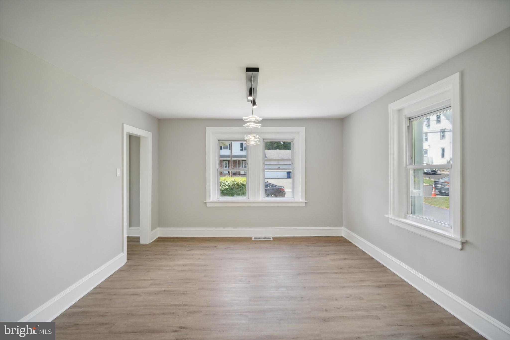 CRESTMONT - Residential