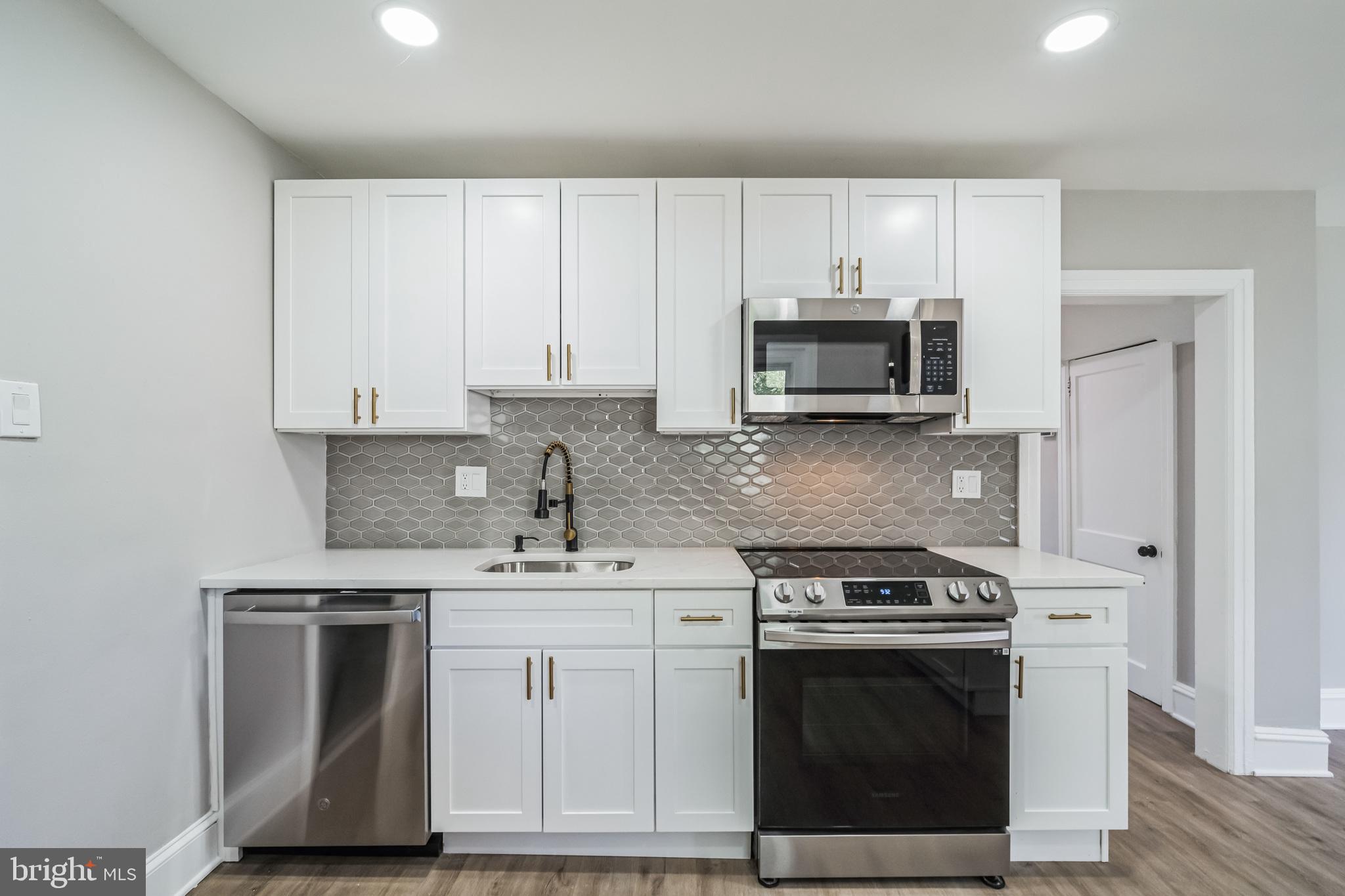 CRESTMONT - Residential