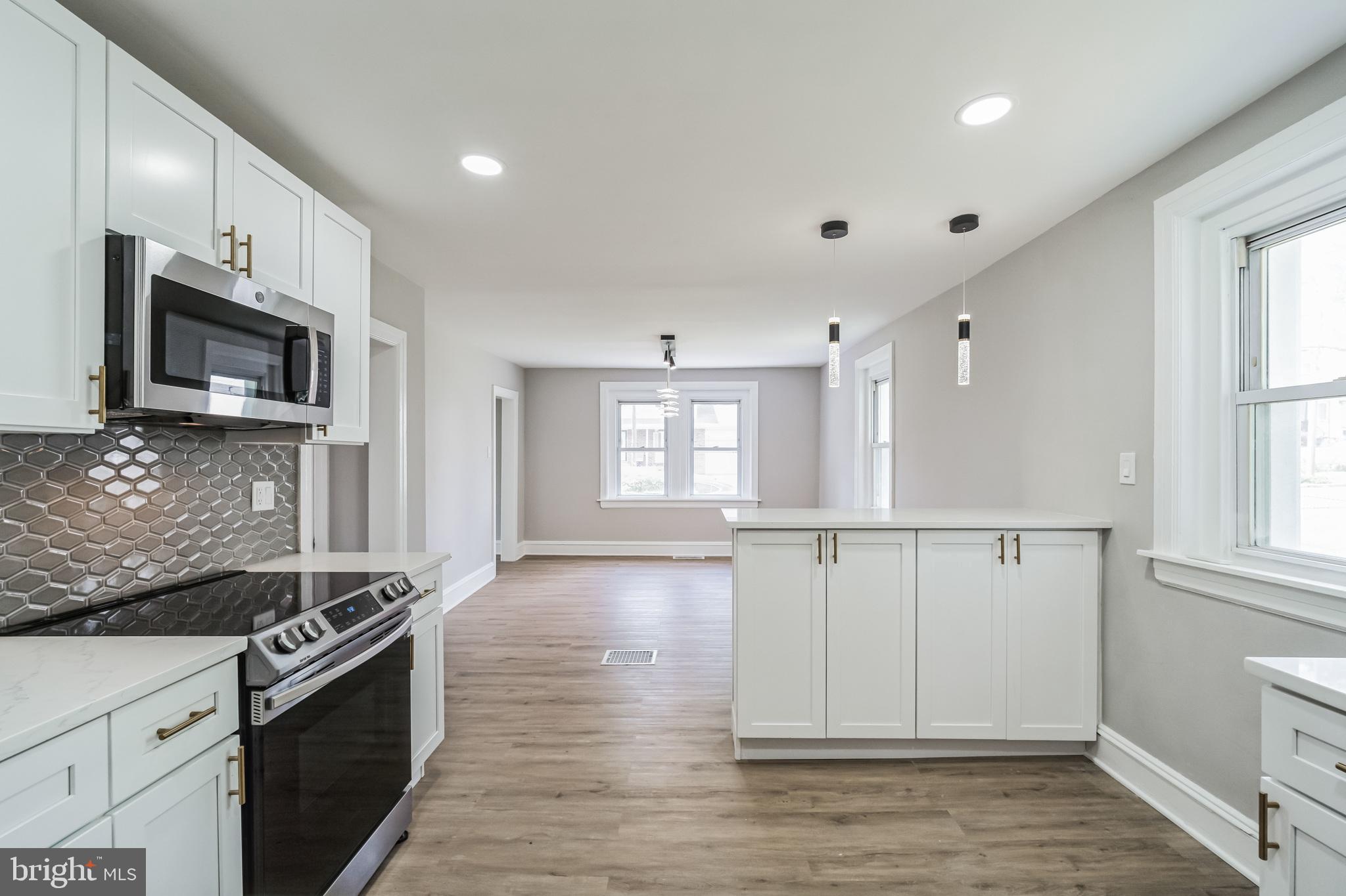 CRESTMONT - Residential