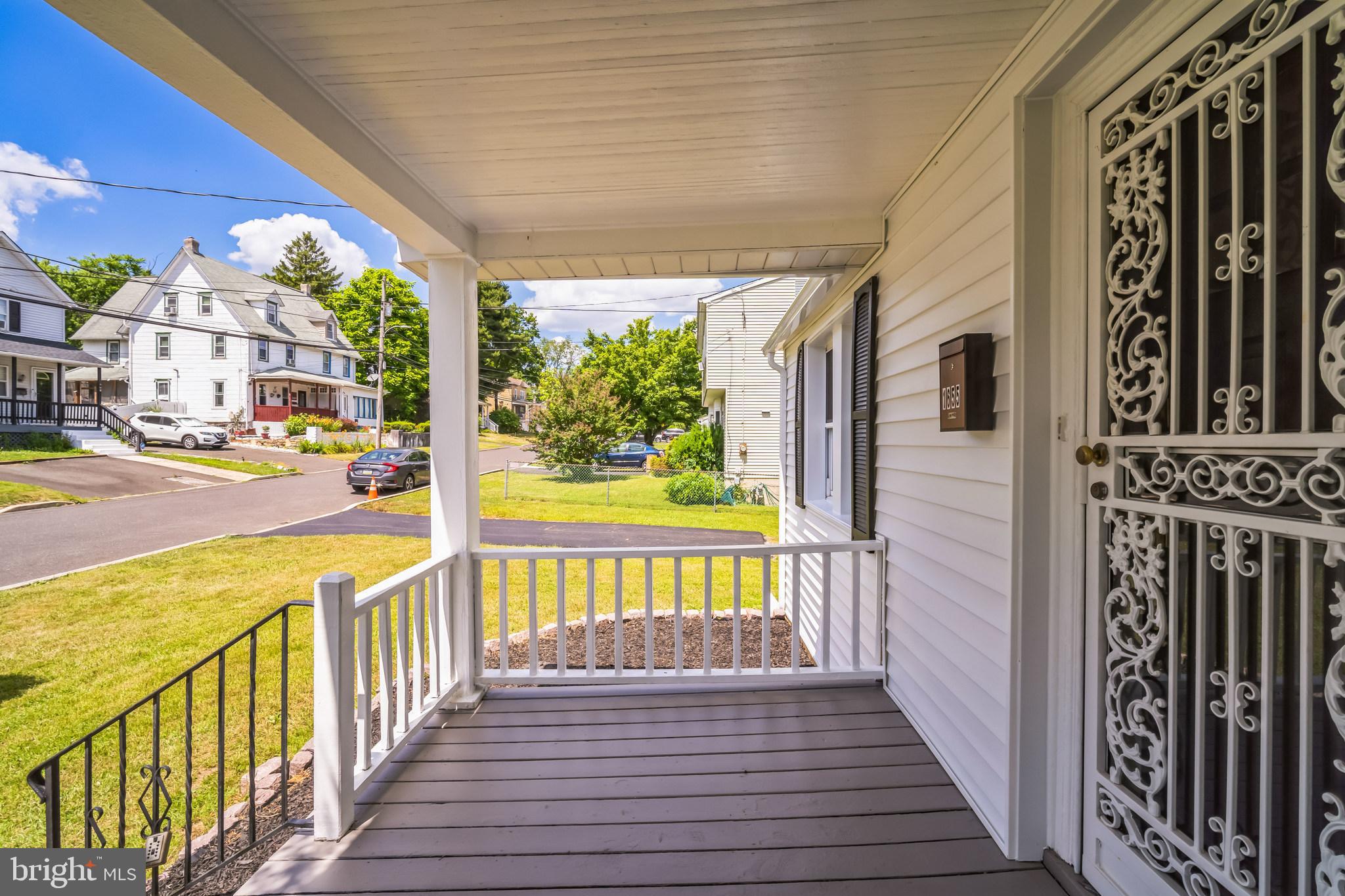 CRESTMONT - Residential