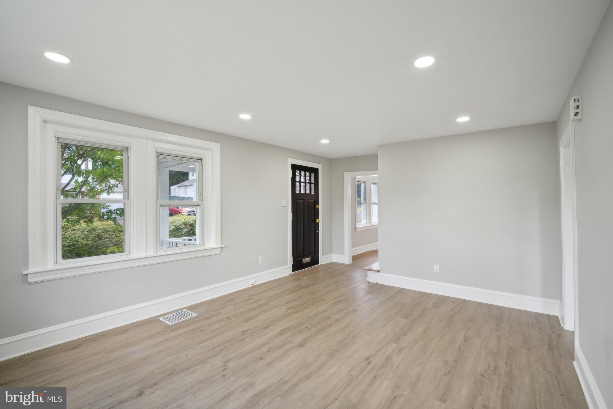 CRESTMONT - Residential