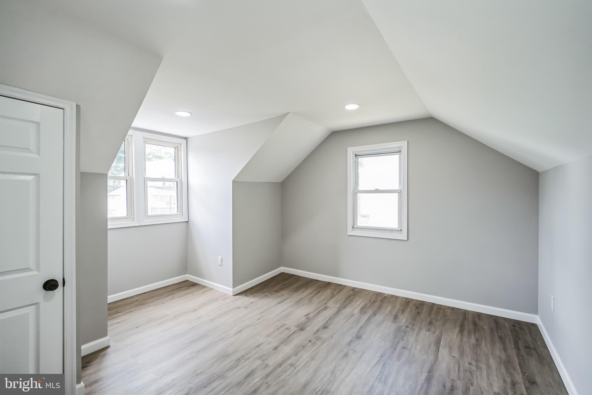 CRESTMONT - Residential