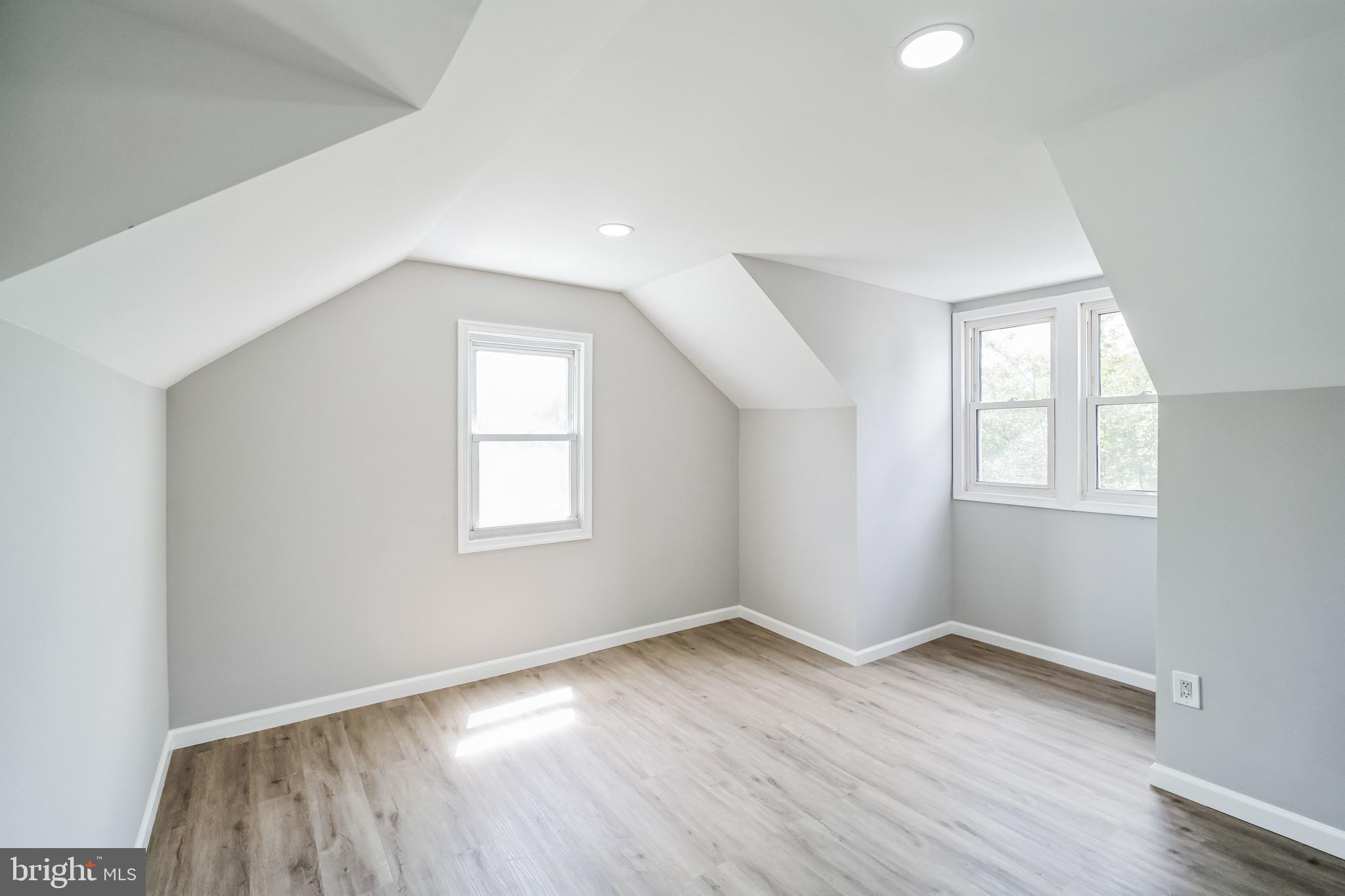 CRESTMONT - Residential