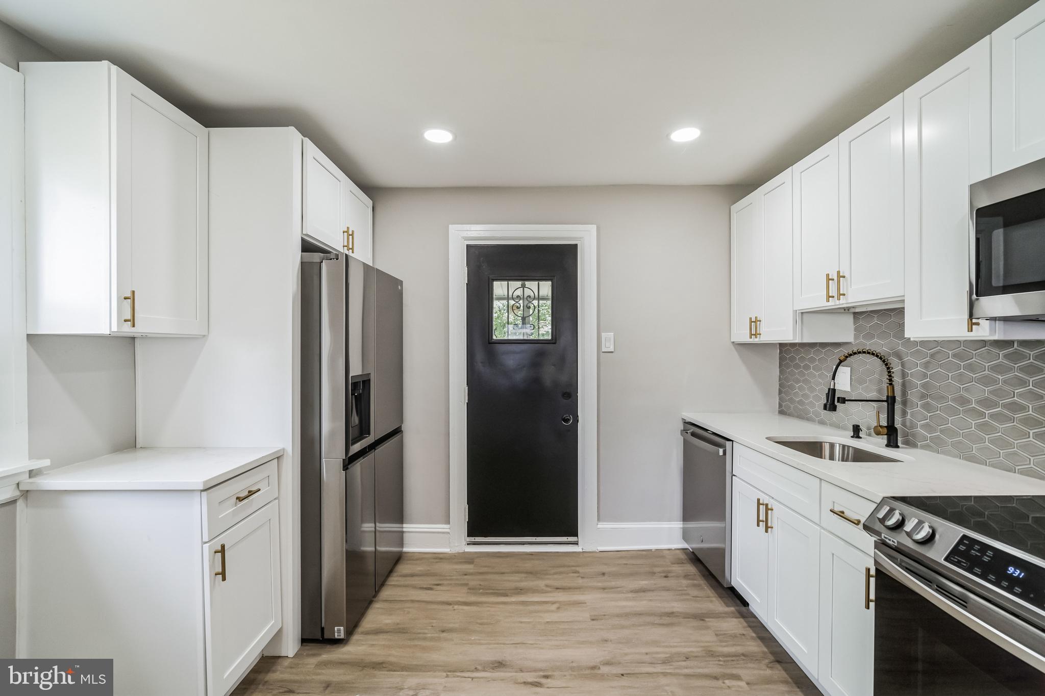 CRESTMONT - Residential