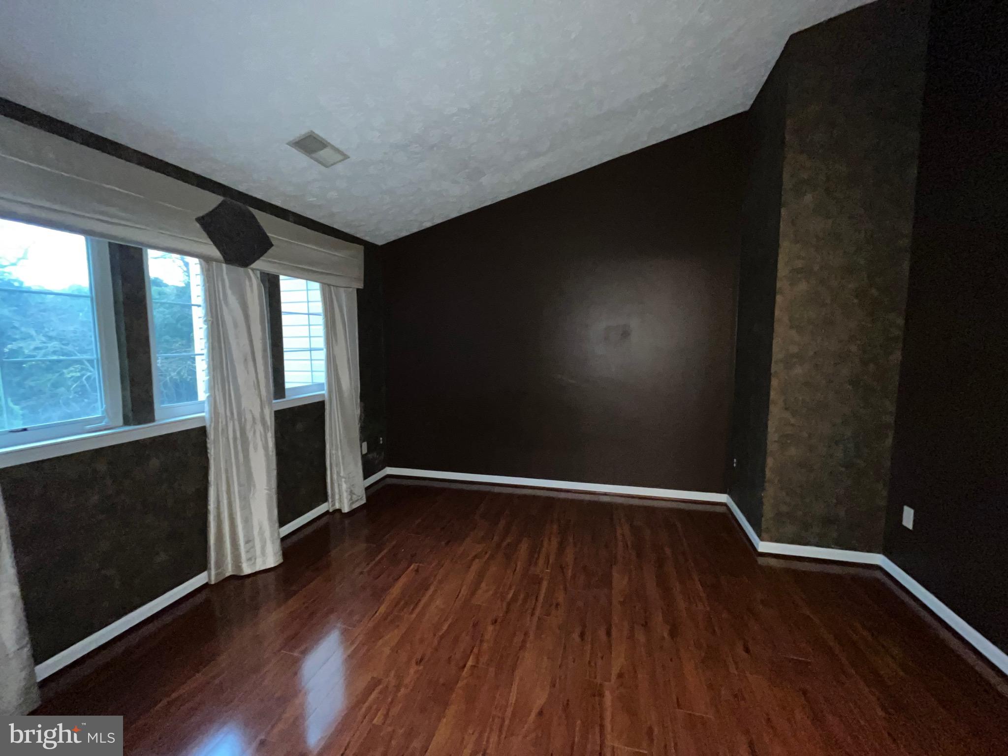 HUNTERS RUN VILLAGE - Residential Lease