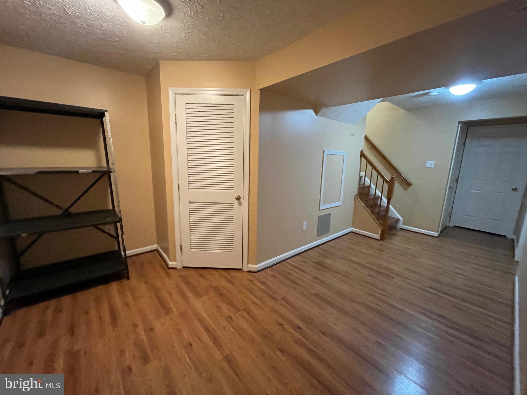 HUNTERS RUN VILLAGE - Residential Lease