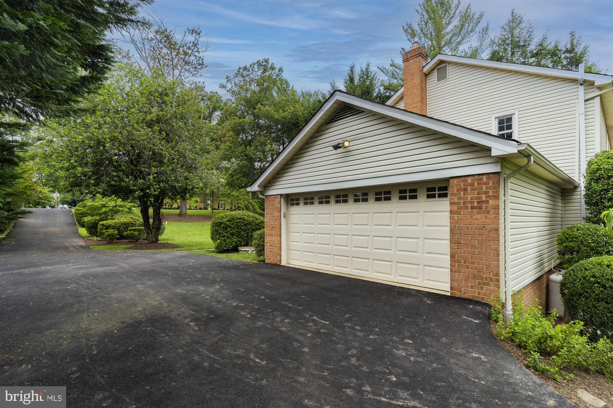 HICKORY CREEK - Residential