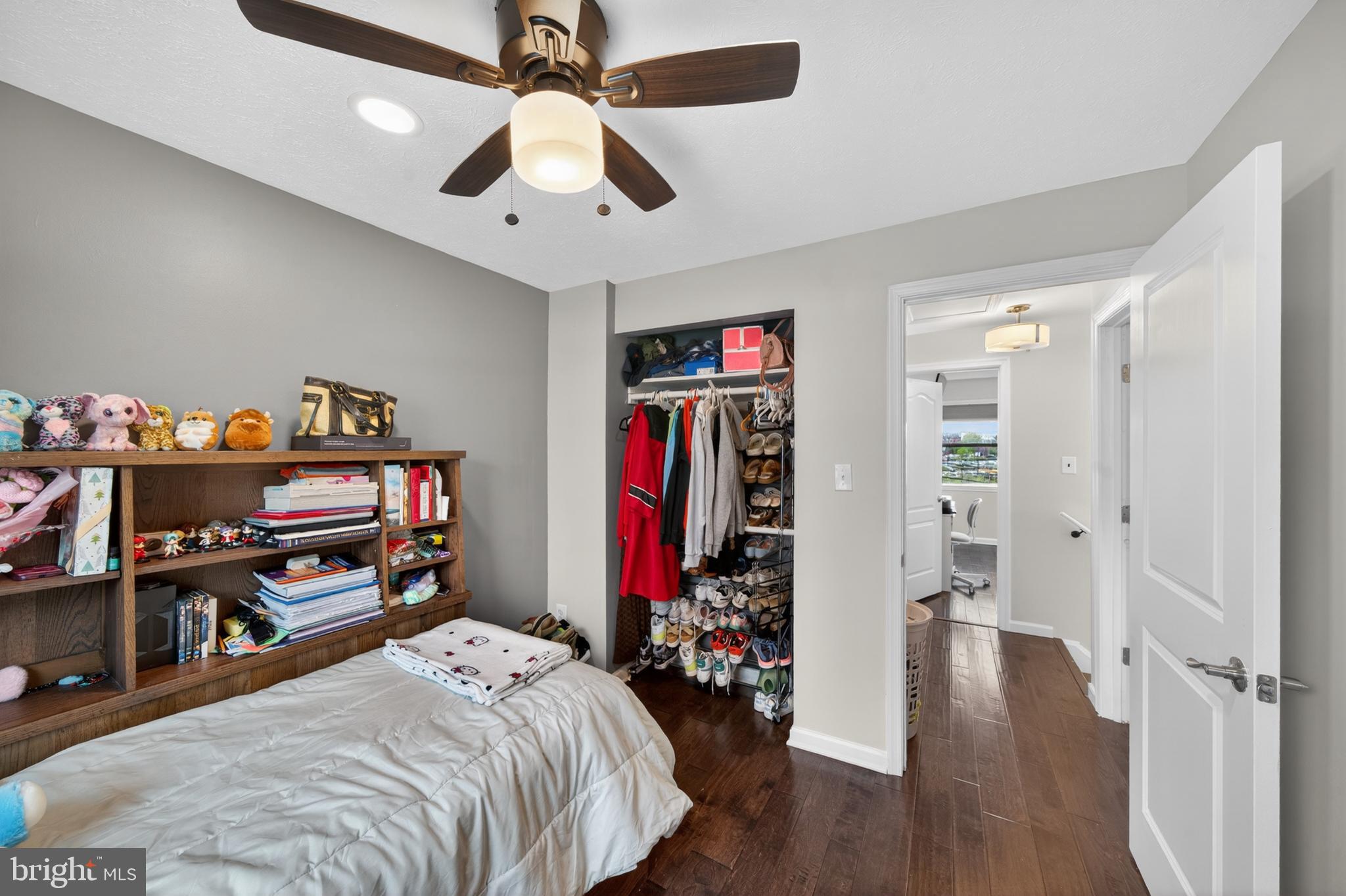 VIRGINIA KNOLLS - Residential