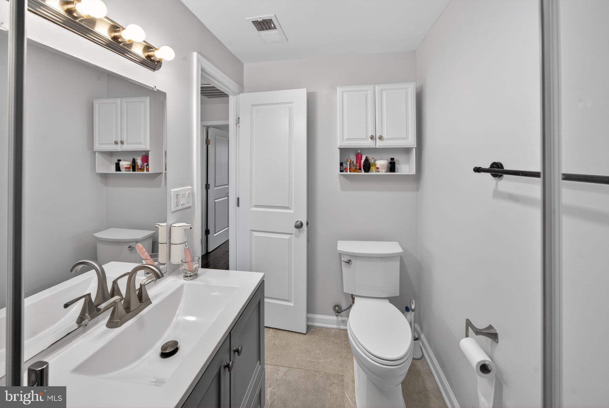 VIRGINIA KNOLLS - Residential