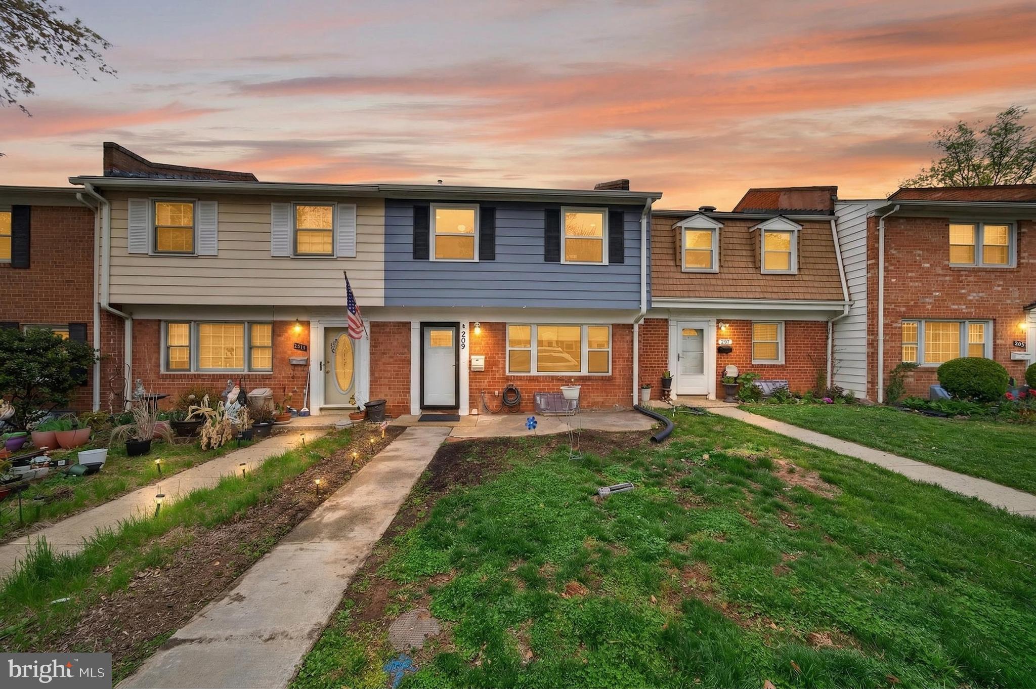 VIRGINIA KNOLLS - Residential