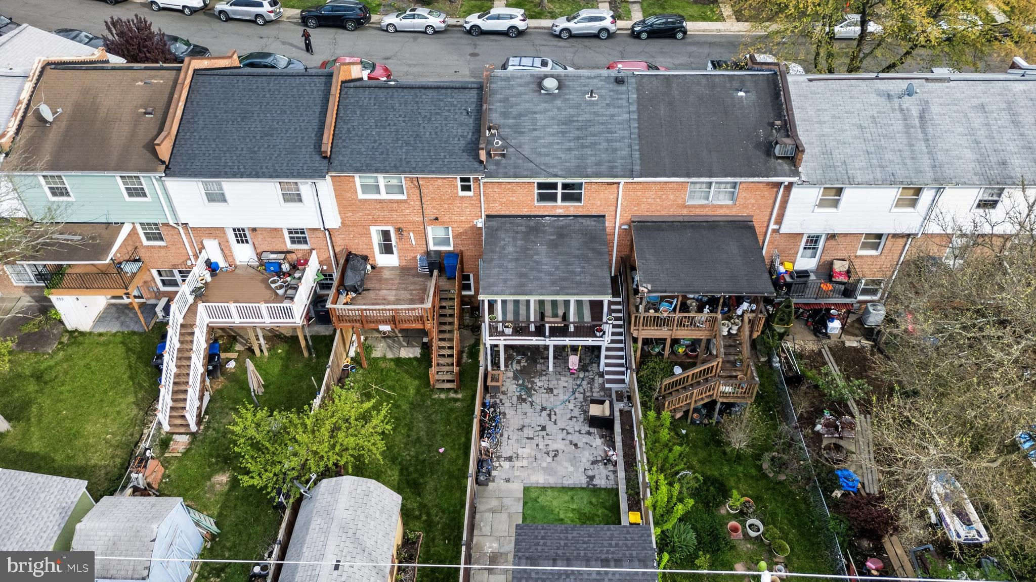 VIRGINIA KNOLLS - Residential